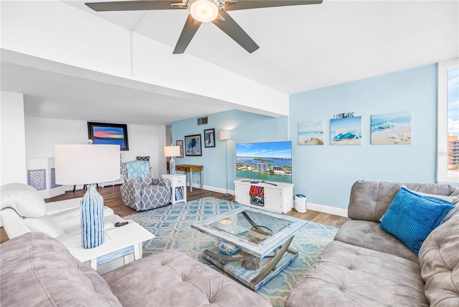 Living area - 7200 SUNSHINE SKYWAY LN S #8B, ST PETERSBURG