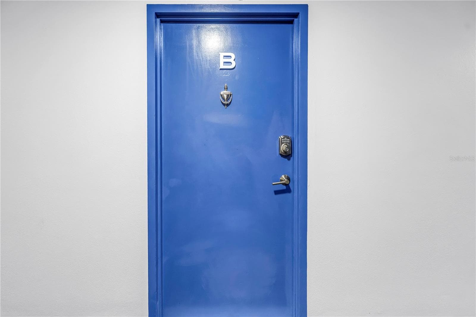 Unit entry door - 7200 SUNSHINE SKYWAY LN S #8B, ST PETERSBURG
