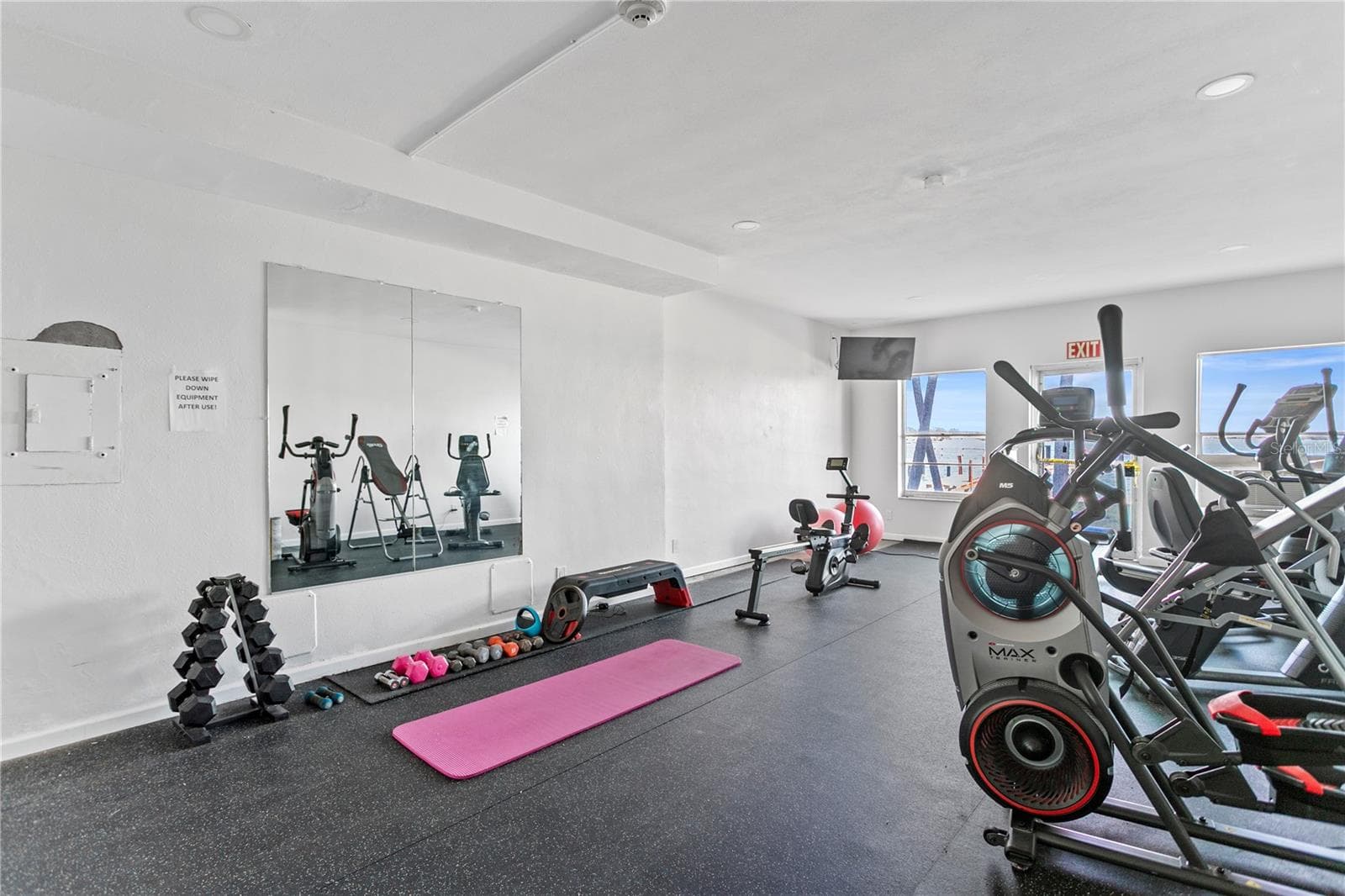 Gym - 7200 SUNSHINE SKYWAY LN S #8B, ST PETERSBURG