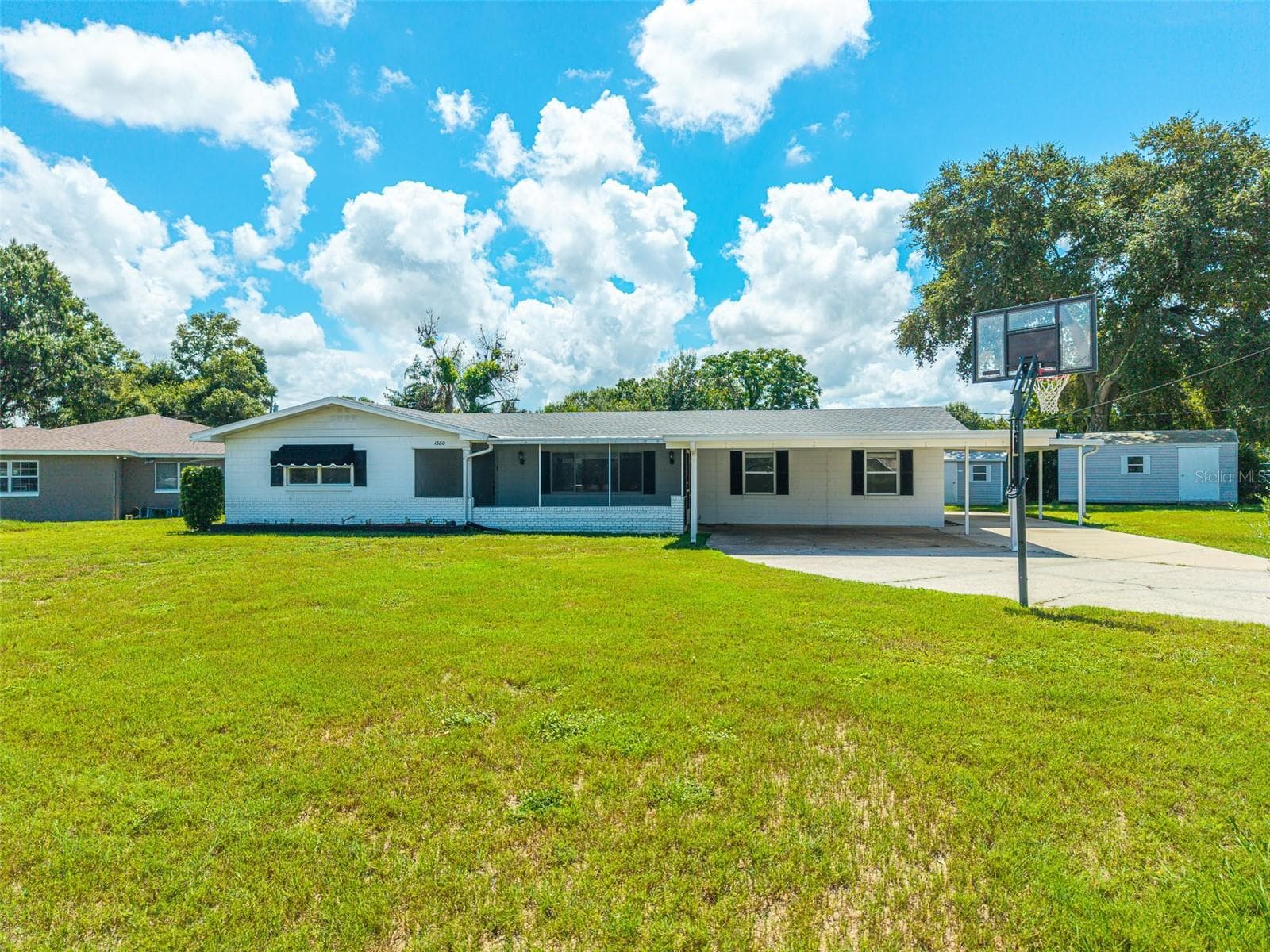 1380 S LAKE ROY DR