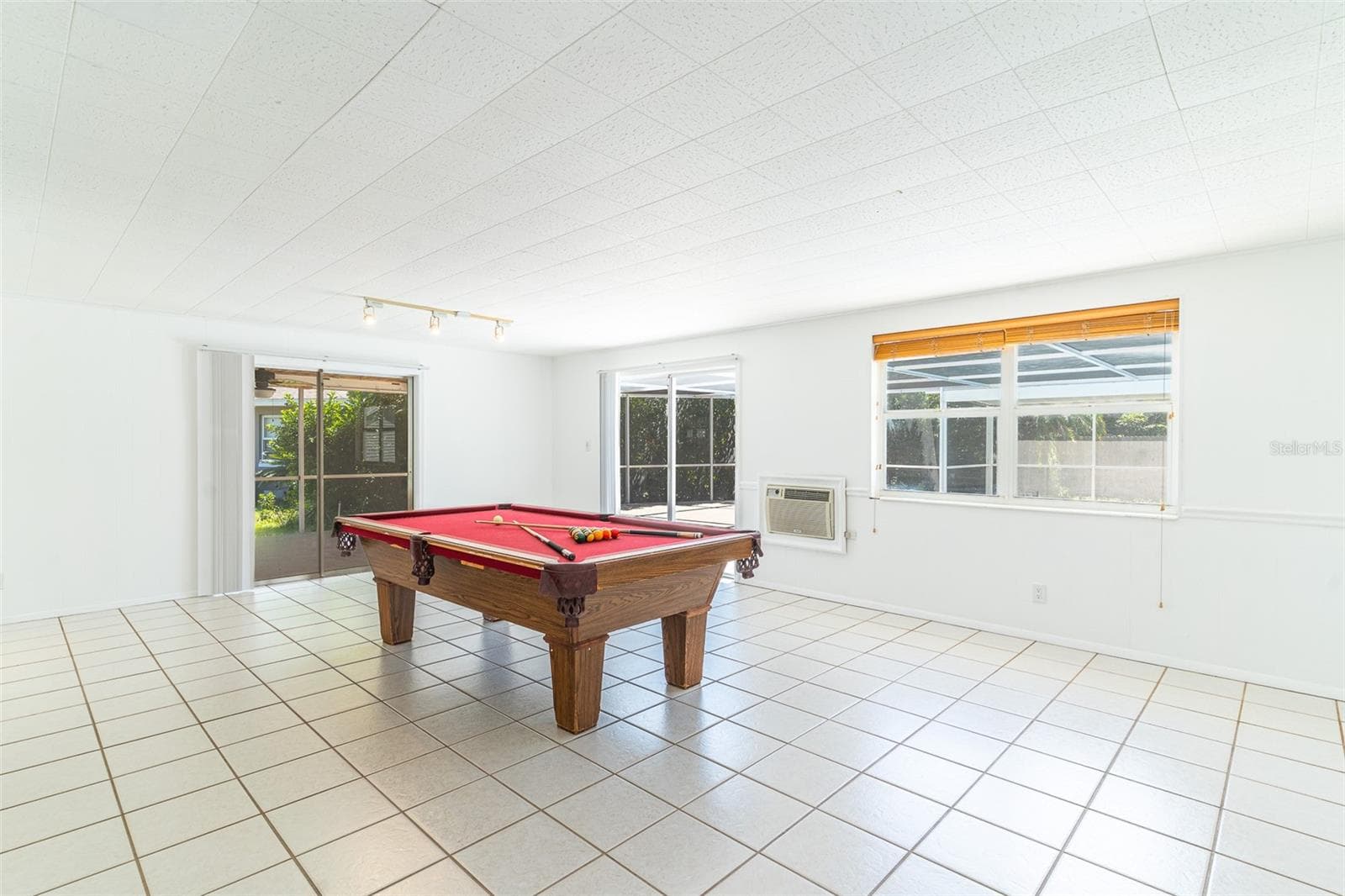 Single Family Residence at 1380 S LAKE ROY DR, WINTER HAVEN, photo 16 of 46