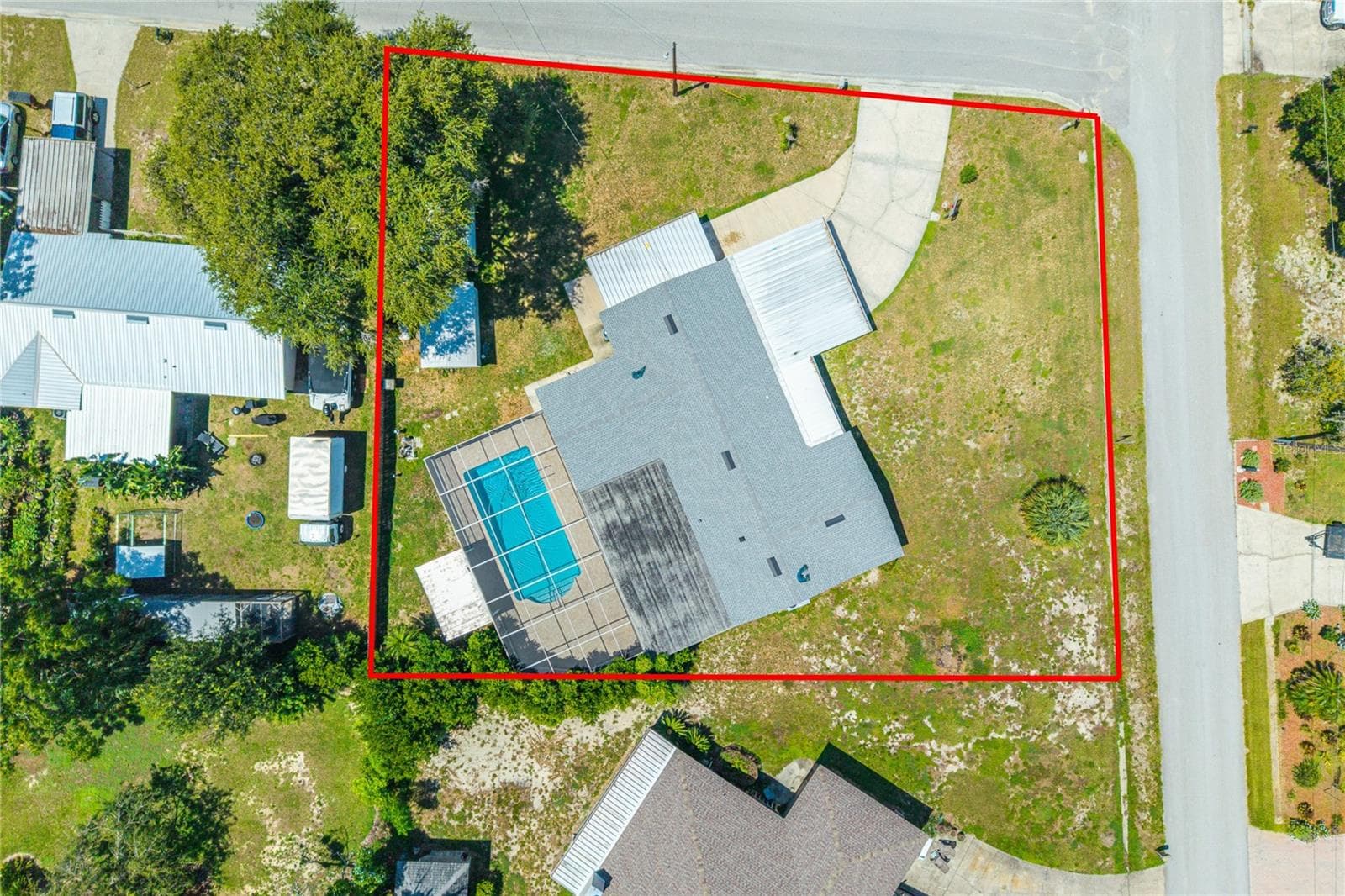 Single Family Residence at 1380 S LAKE ROY DR, WINTER HAVEN, photo 32 of 46