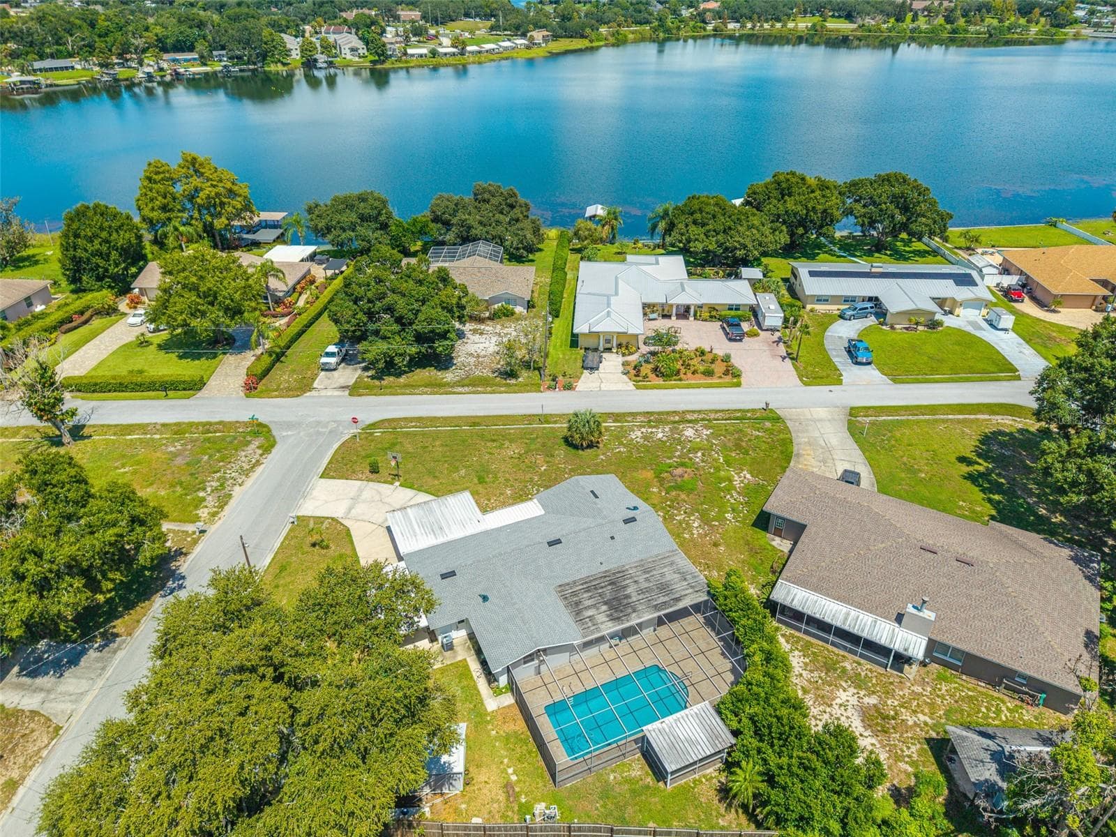 Single Family Residence at 1380 S LAKE ROY DR, WINTER HAVEN, photo 39 of 46
