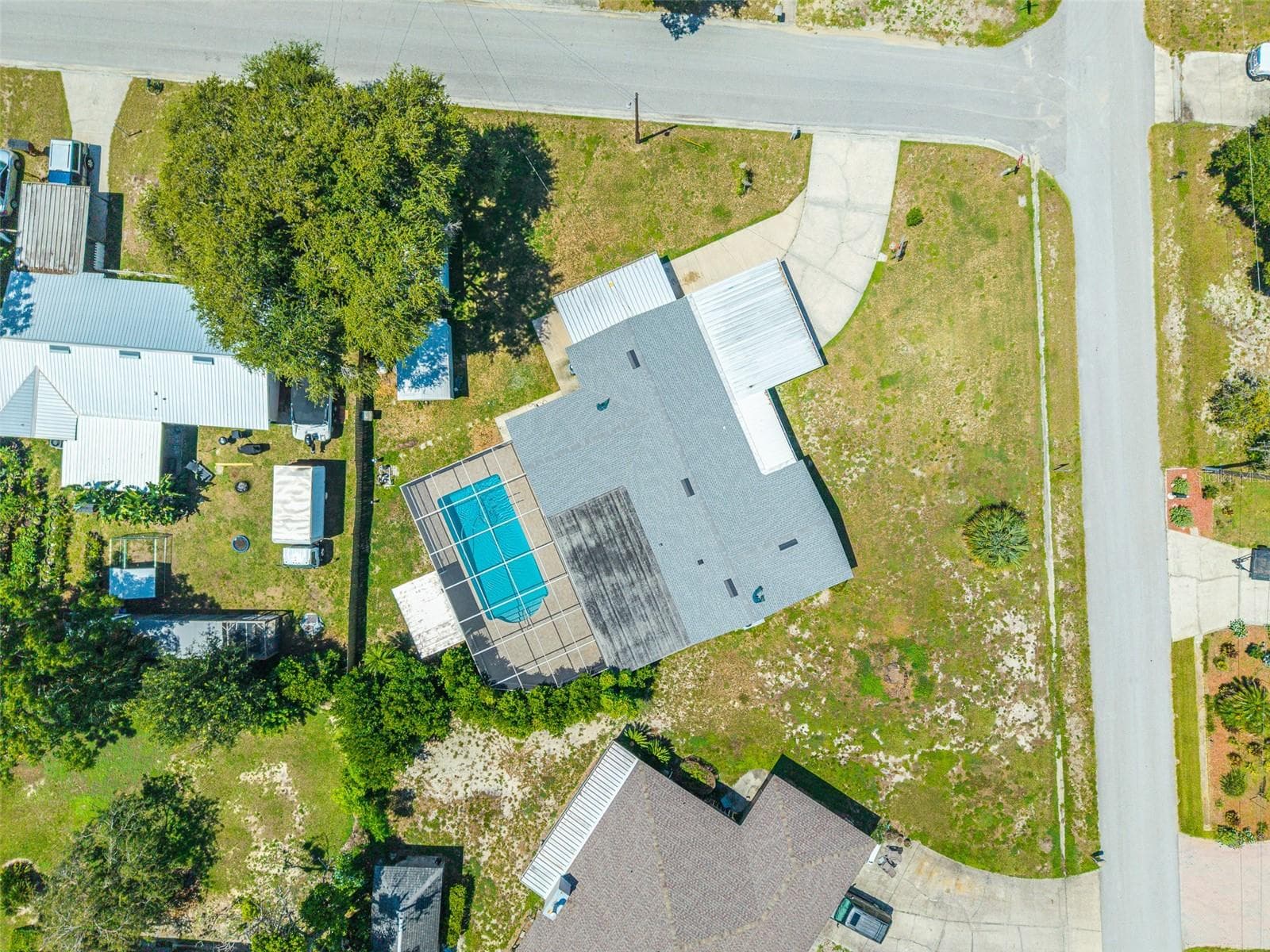 Single Family Residence at 1380 S LAKE ROY DR, WINTER HAVEN, photo 41 of 46