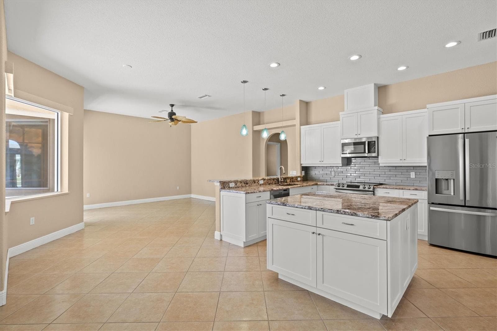 Single Family Residence at 203 LAKE VICTORIA CT, ENGLEWOOD, photo 18 of 79