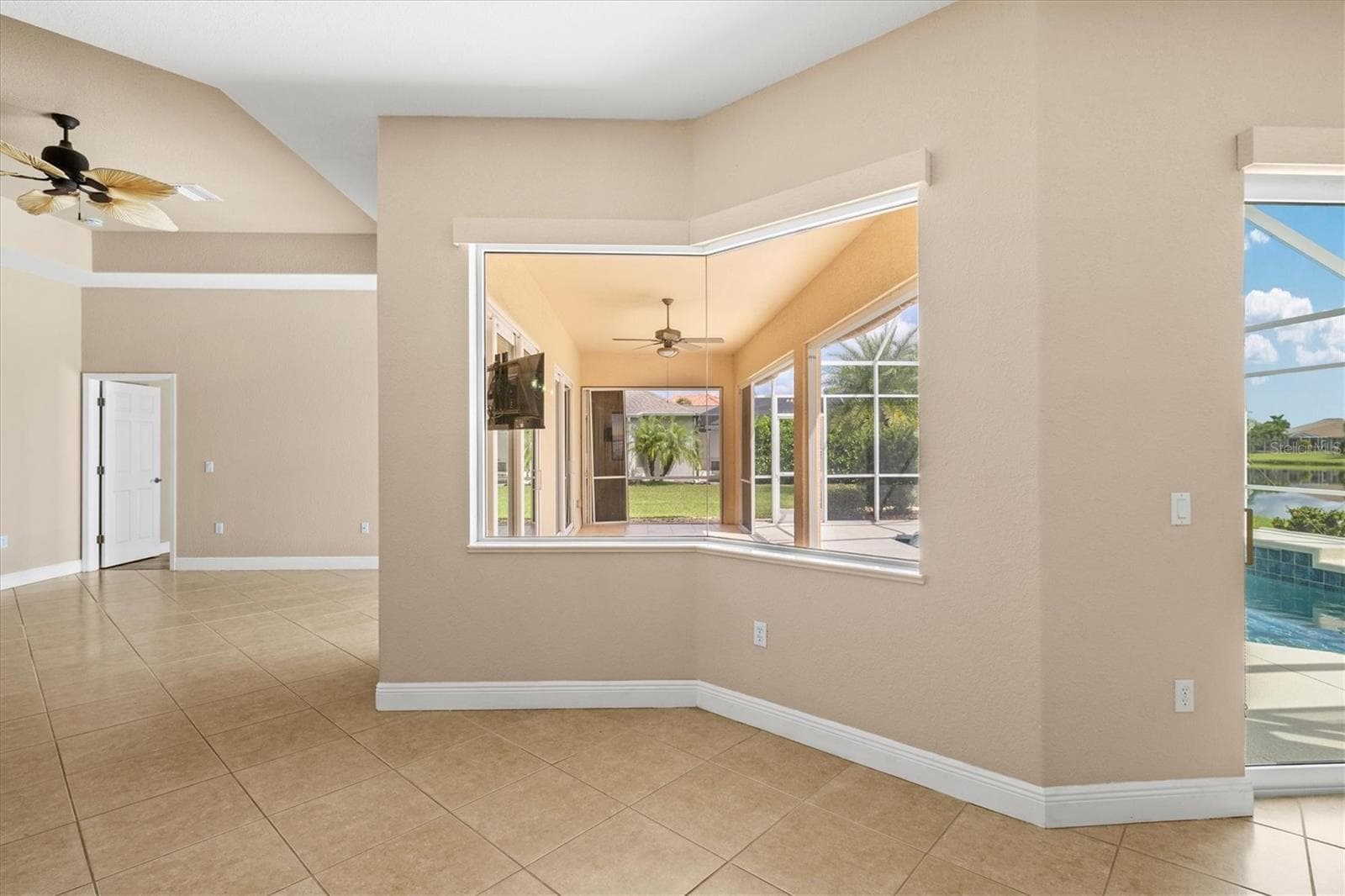 Single Family Residence at 203 LAKE VICTORIA CT, ENGLEWOOD, photo 29 of 79