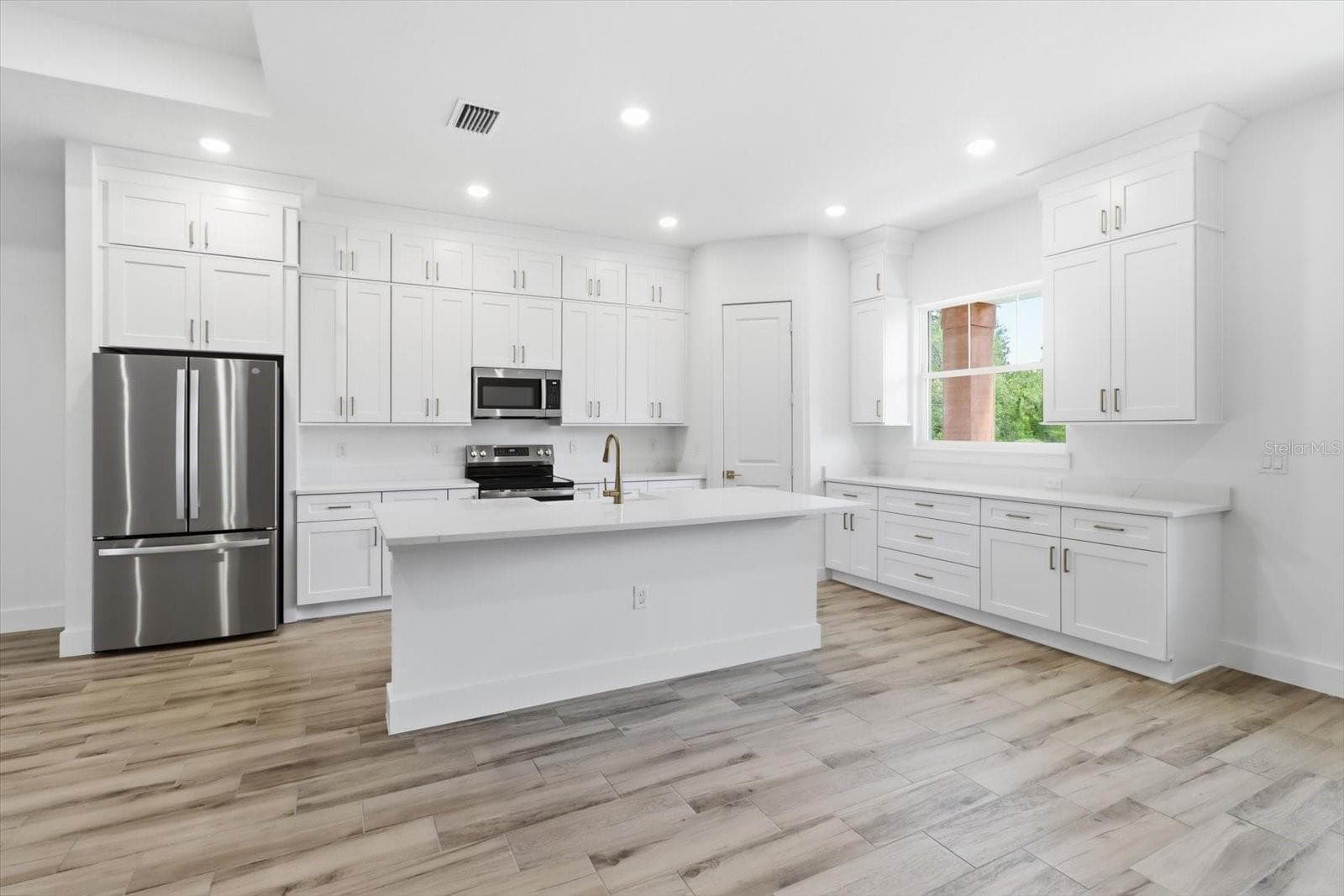 Single Family Residence at 6534 N HARCROSS AVE, DUNNELLON, photo 16 of 46