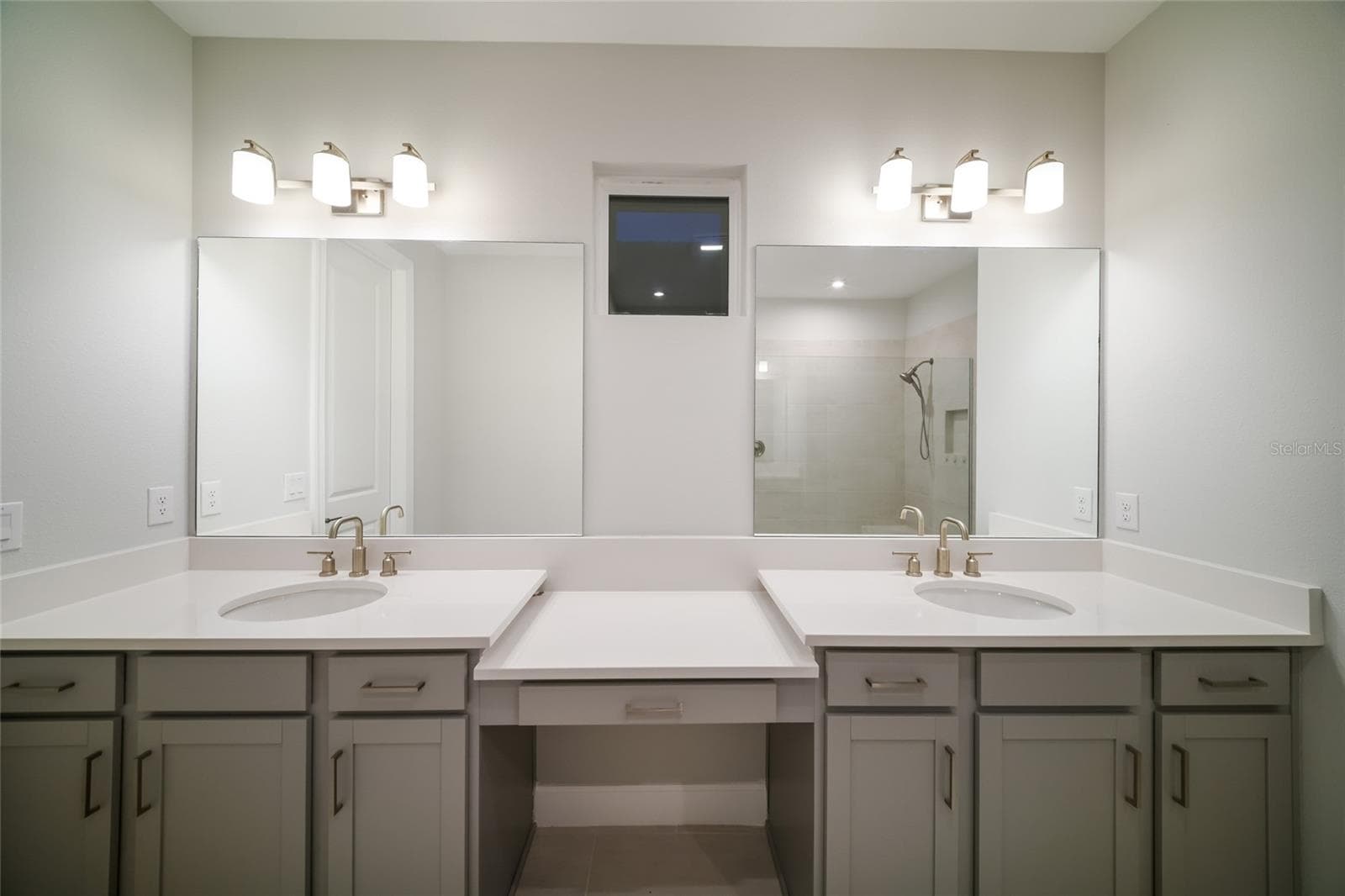 Single Family Residence at 11112 DEVONBRIDGE DR, PALMETTO, photo 18 of 73
