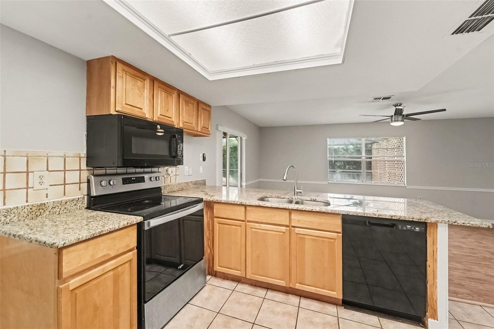 Single Family Residence at 5296 FREEPORT DR, SPRING HILL, photo 6 of 19