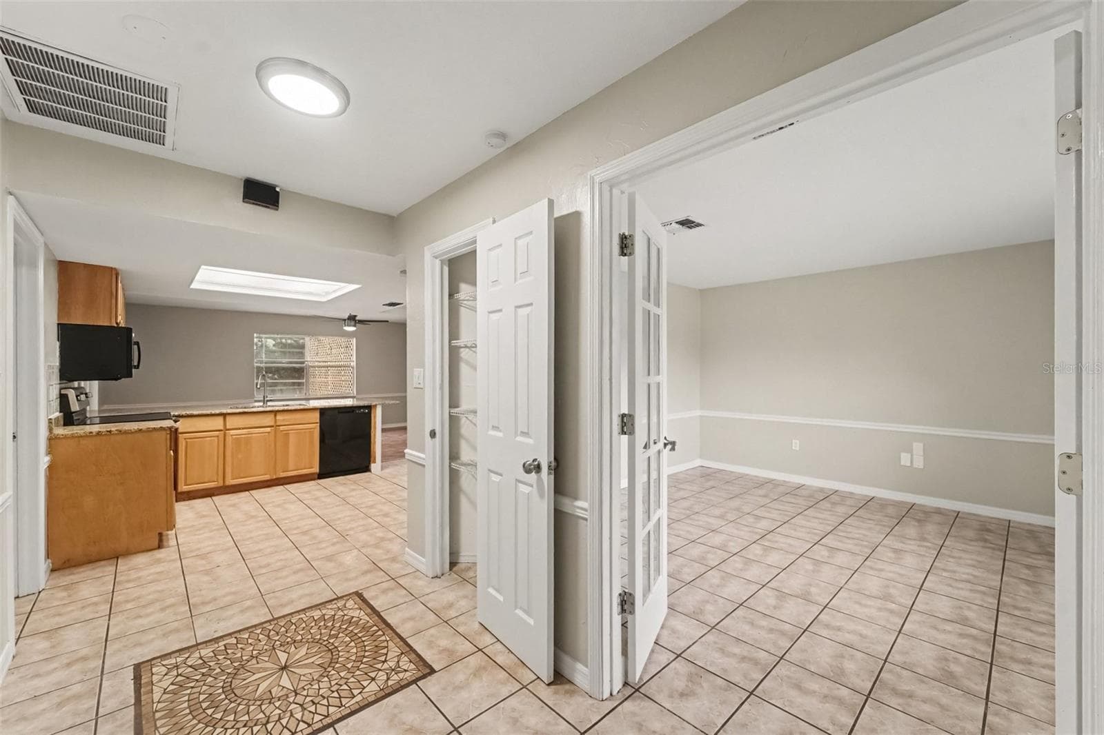 Single Family Residence at 5296 FREEPORT DR, SPRING HILL, photo 7 of 19