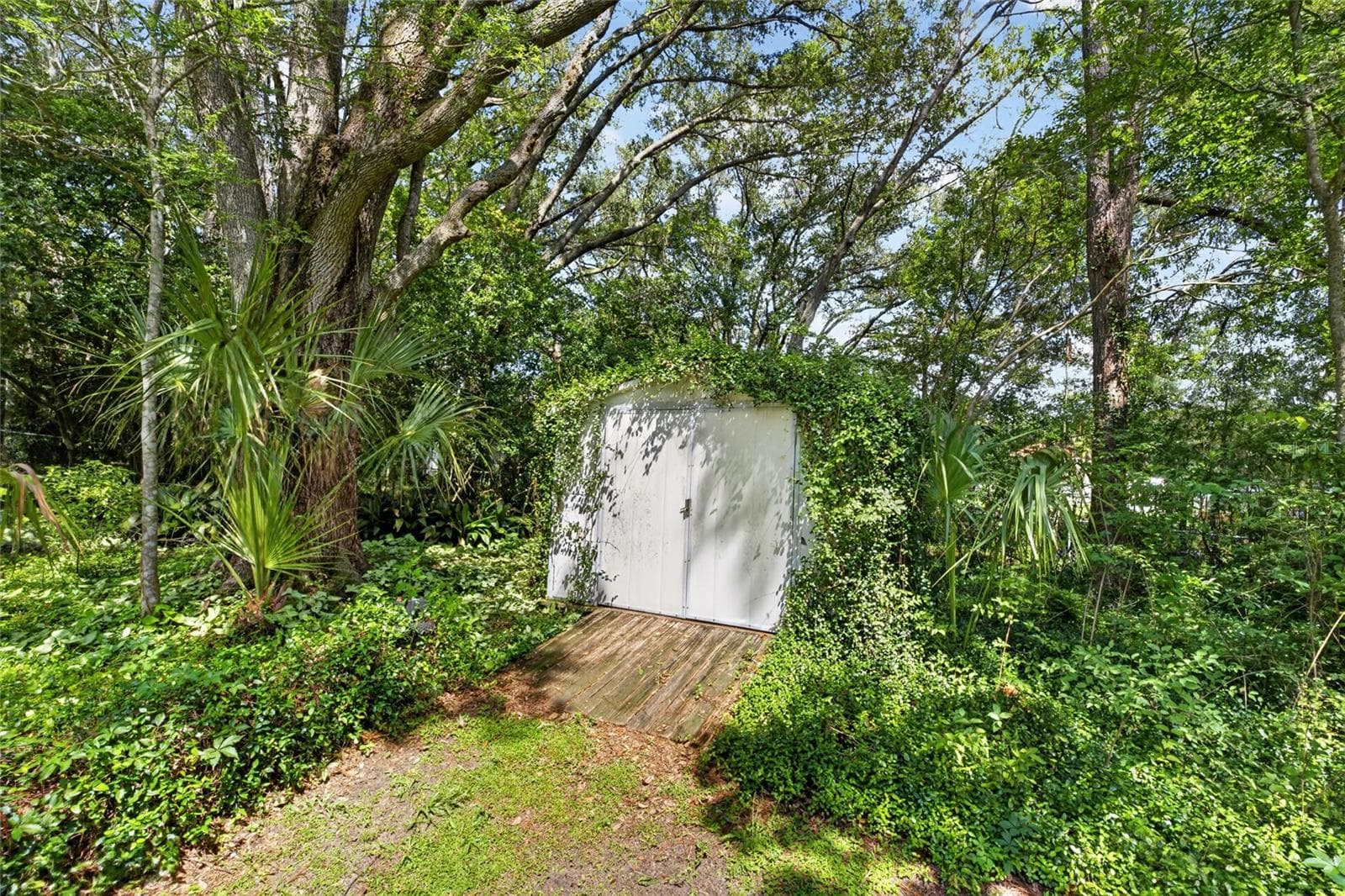 Single Family Residence at 325 NW 80TH BLVD, GAINESVILLE, photo 27 of 28