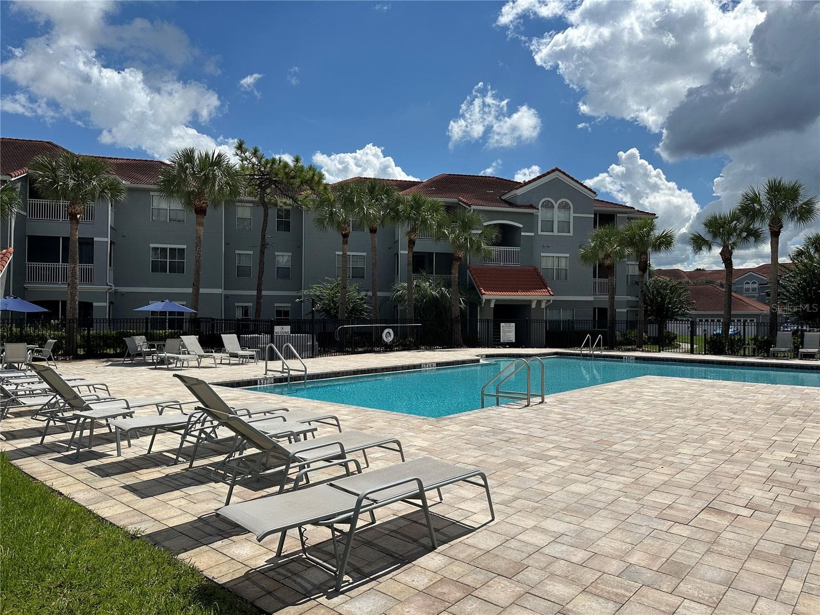 Pool Lounge Chairs - 18001 RICHMOND PLACE DR #136, TAMPA