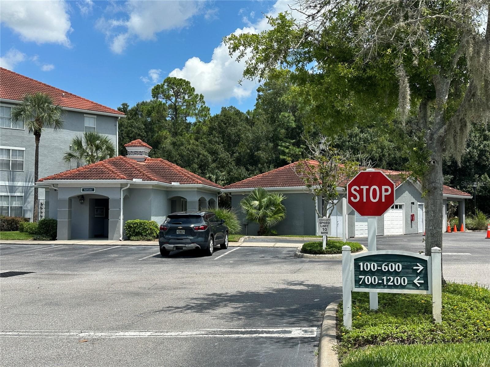 Building 100 to the right - 18001 RICHMOND PLACE DR #136, TAMPA