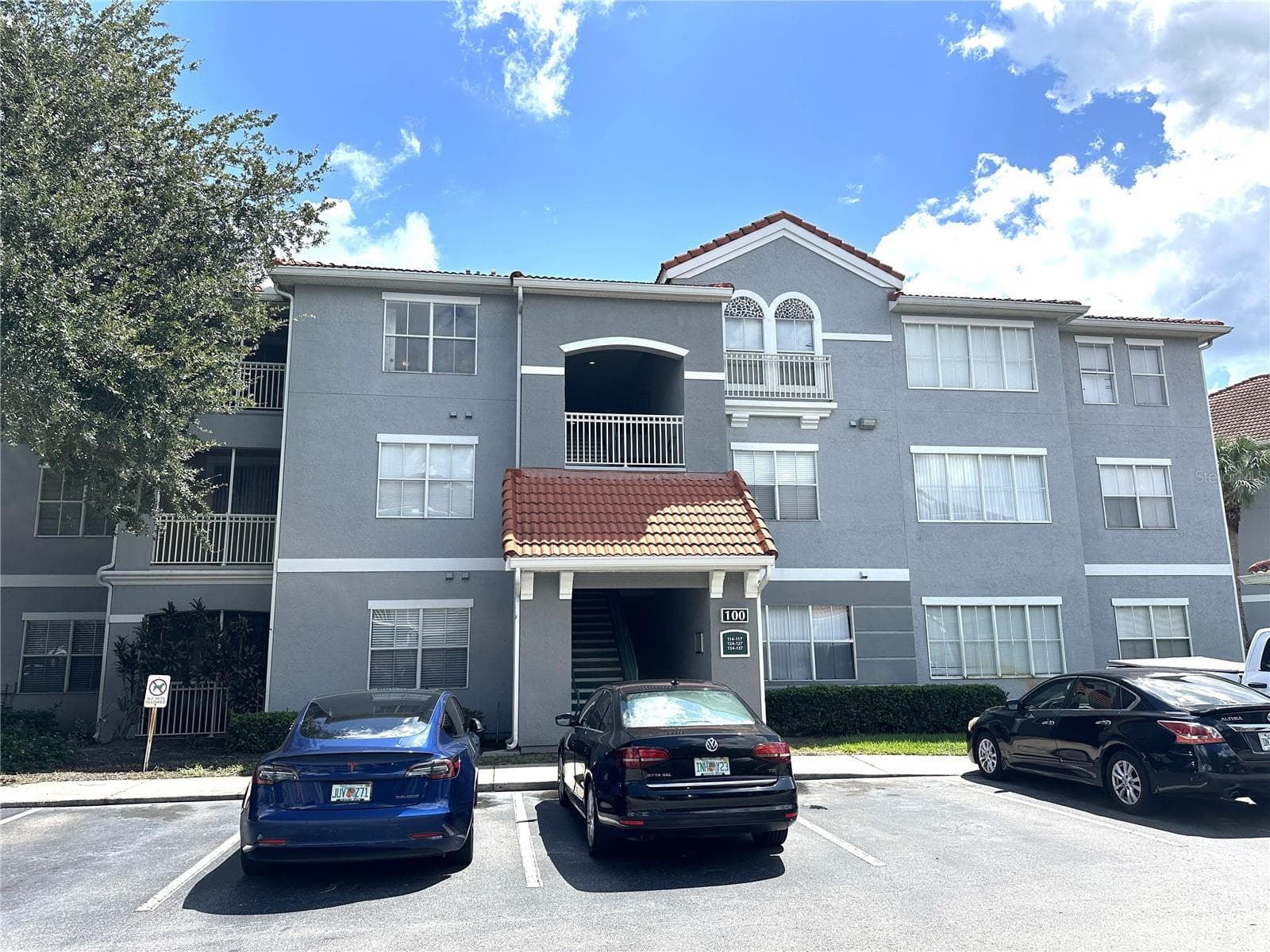 Building 100 to the right - 18001 RICHMOND PLACE DR #136, TAMPA