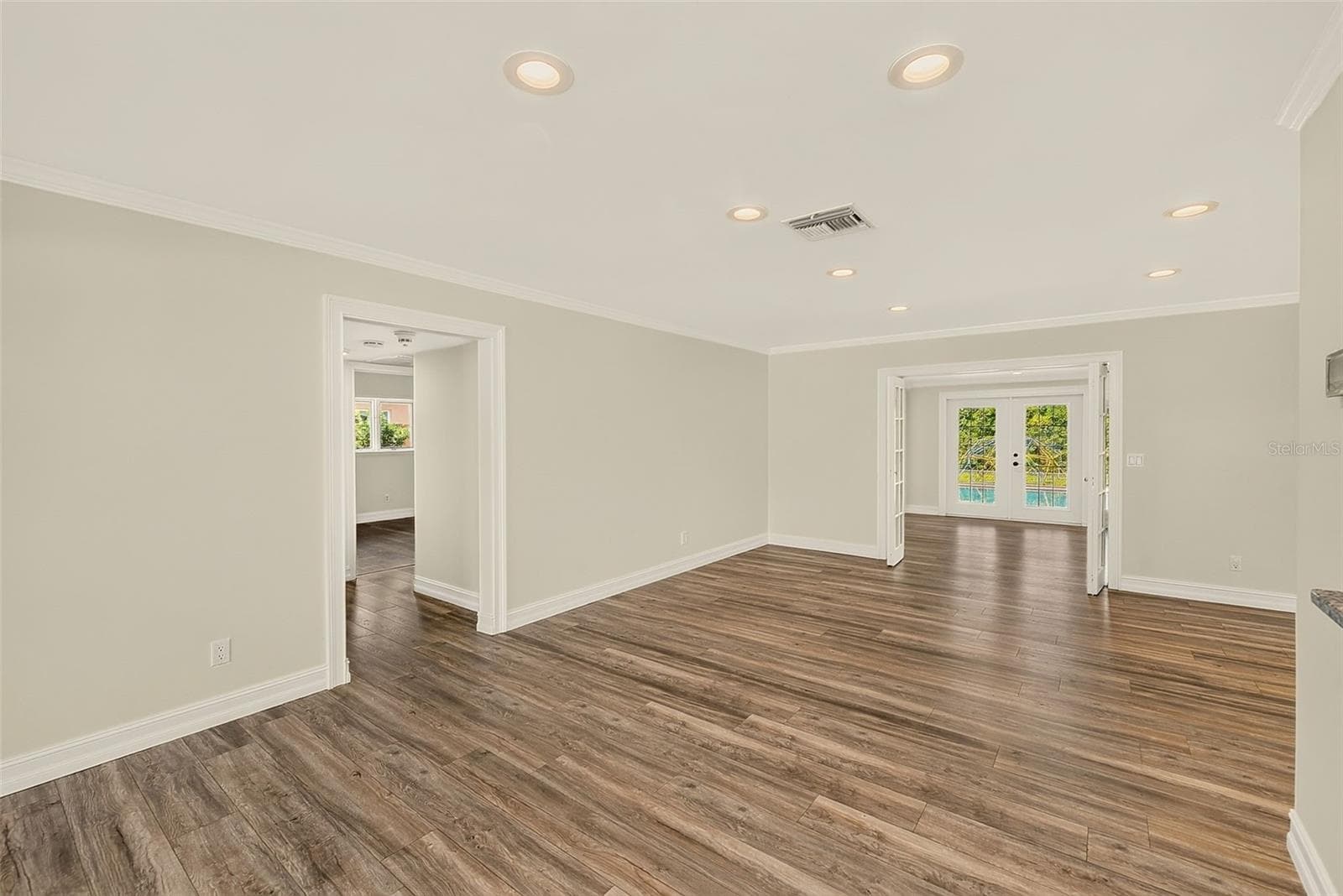 Single Family Residence at 812 WILLOWBRANCH AVE, CLEARWATER, photo 9 of 53