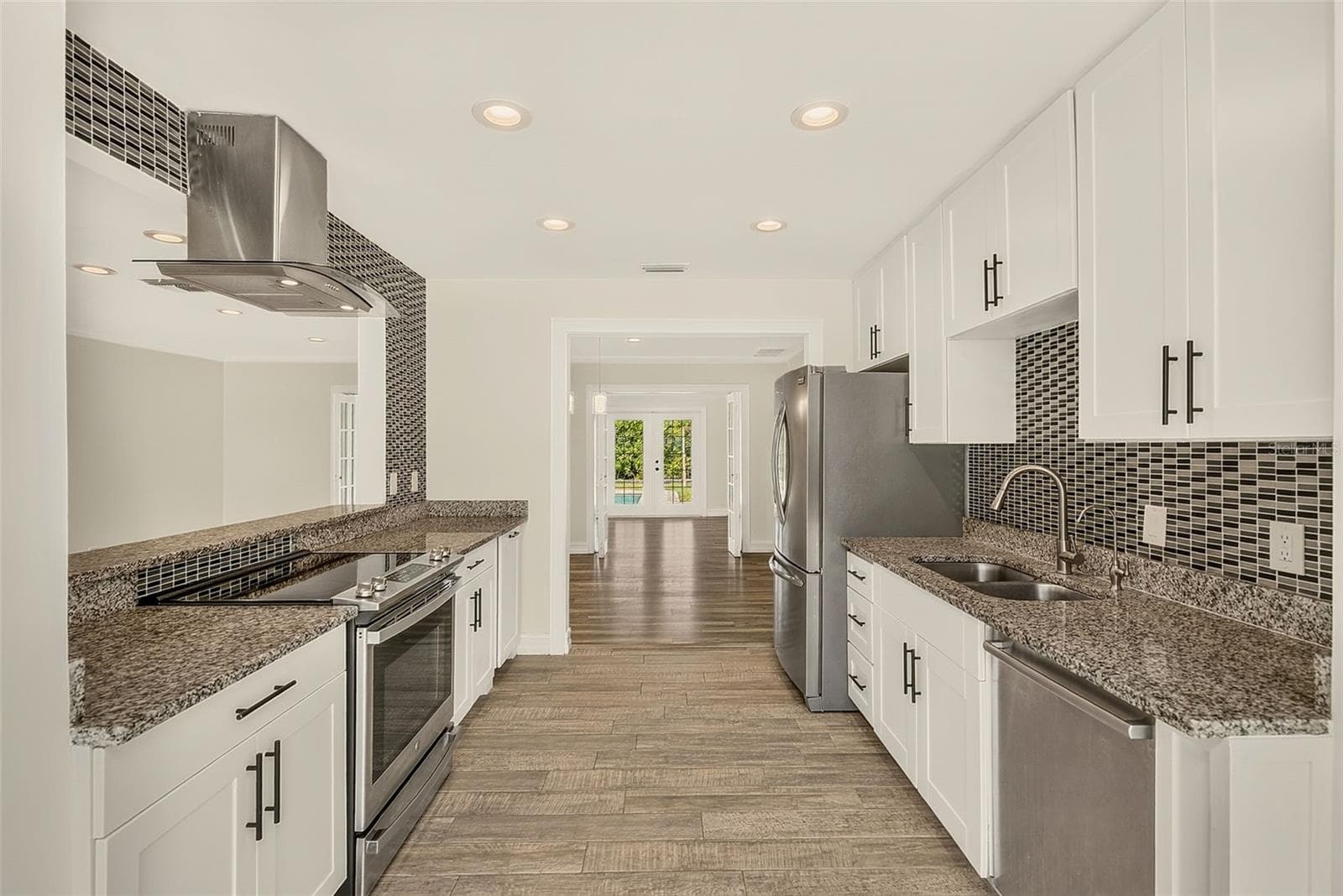 Single Family Residence at 812 WILLOWBRANCH AVE, CLEARWATER, photo 10 of 53