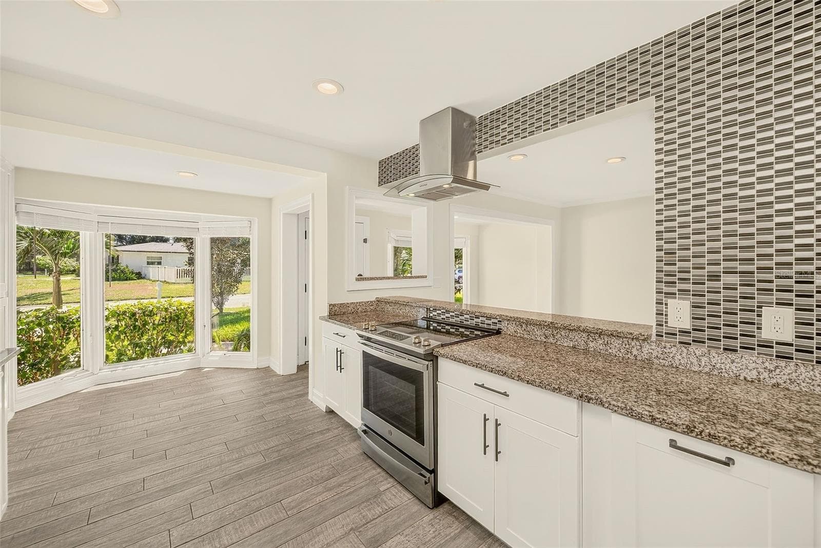 Single Family Residence at 812 WILLOWBRANCH AVE, CLEARWATER, photo 12 of 53