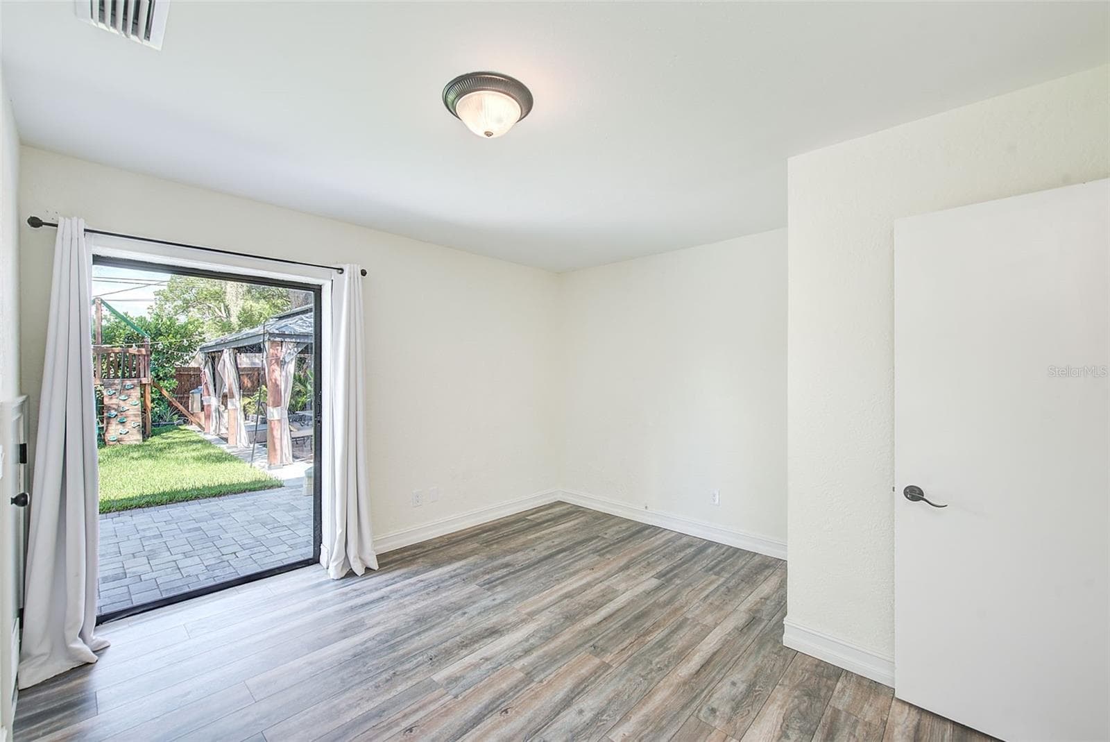 Single Family Residence at 812 WILLOWBRANCH AVE, CLEARWATER, photo 24 of 53