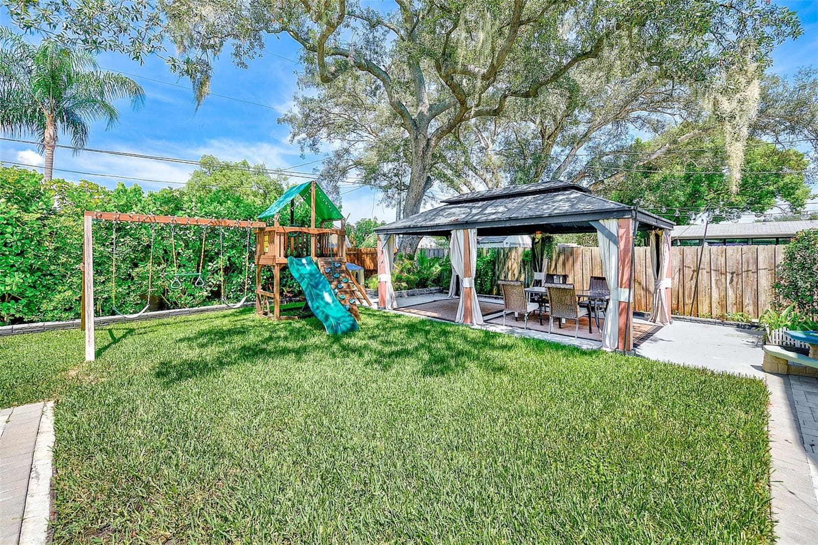 Single Family Residence at 812 WILLOWBRANCH AVE, CLEARWATER, photo 38 of 53