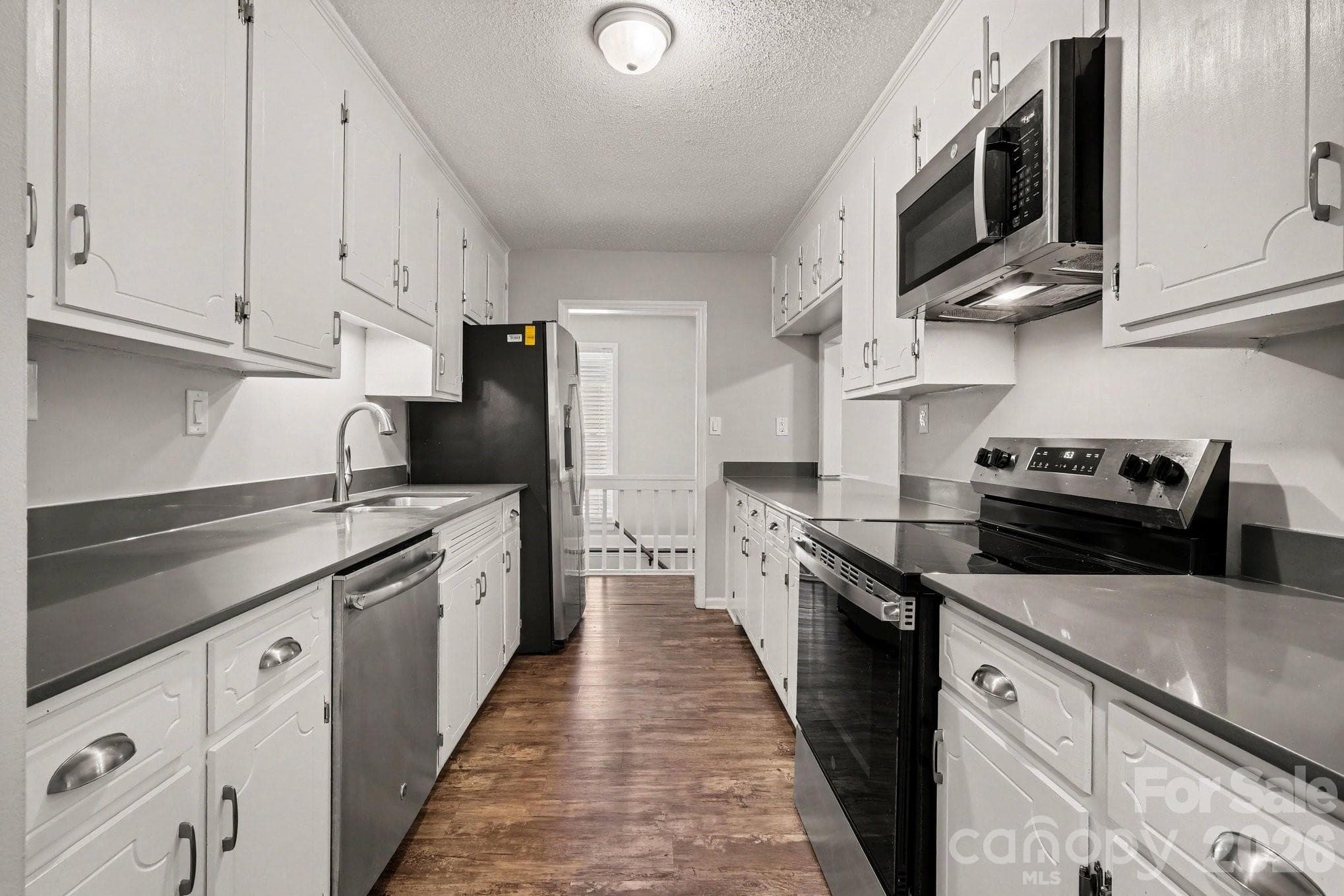 Single Family Residence at 8163 Walnut Creek Lane, Charlotte, photo 7 of 25