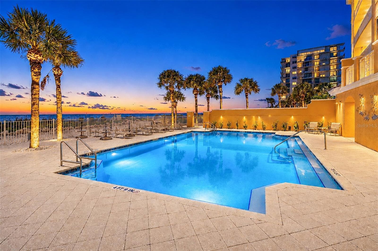 ... Nigth Shot - Gulf Front Pool & Spa Area. - 15208 GULF BLVD #404, MADEIRA BEACH