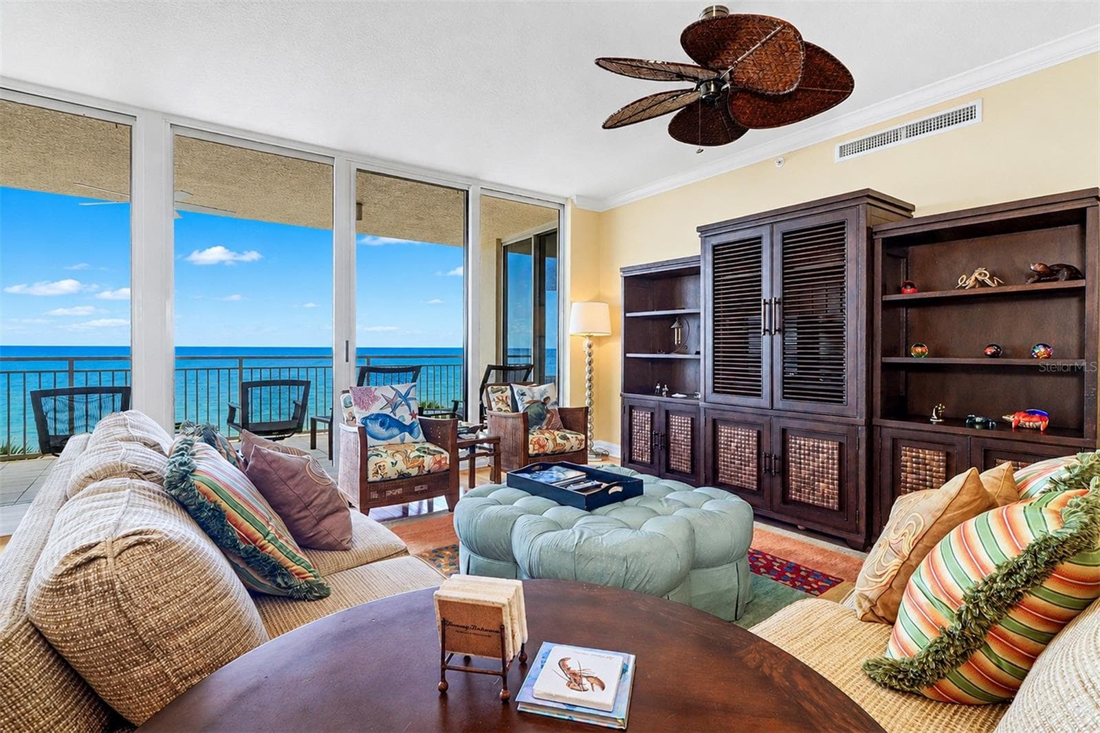 ...... Living Room 25' x 25'.... Hugh Impact Sliders ... 9'4" Ceiling Heights.... Crown Molding .... Gulf Front - 15208 GULF BLVD #404, MADEIRA BEACH