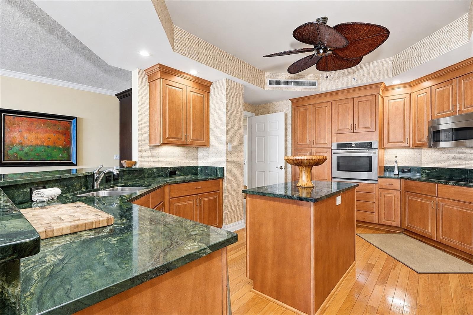 .... Kitchen Pic 1.. Solid Wood Cabinetry - Granite - GE Profile Appliance Package . - 15208 GULF BLVD #404, MADEIRA BEACH