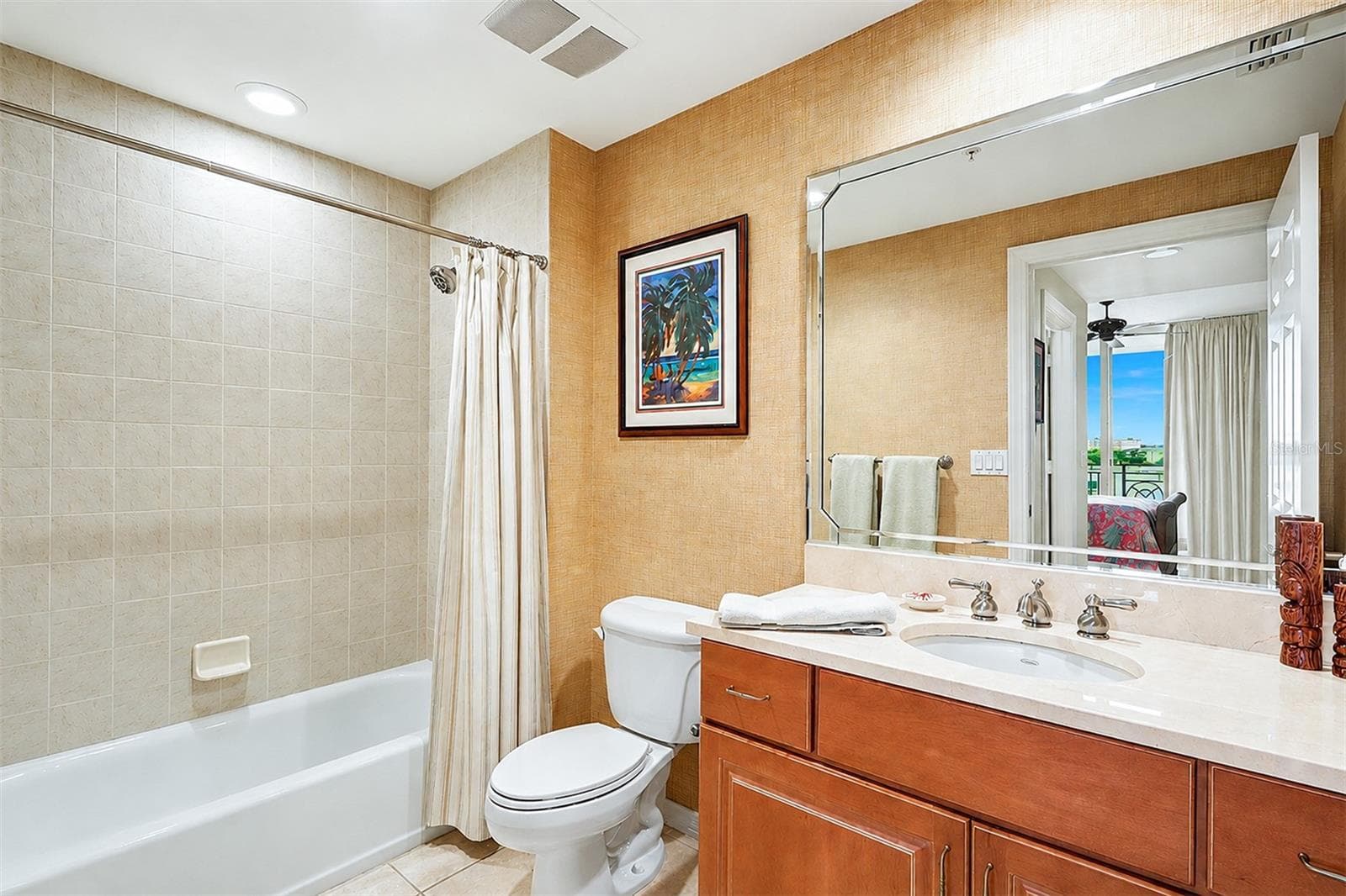 ... Bedroom Three Comes En- Suite With This 10' x 6' Bathroom - Tub w Shower.- Large Vanity .. - 15208 GULF BLVD #404, MADEIRA BEACH