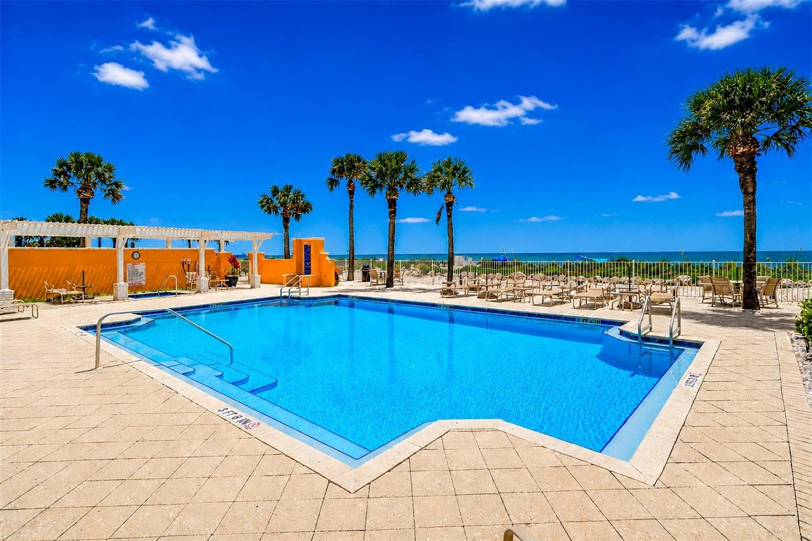 ... Relaxing Views of the Gulf From Your Heated Pool & Spa Area.. - 15208 GULF BLVD #404, MADEIRA BEACH