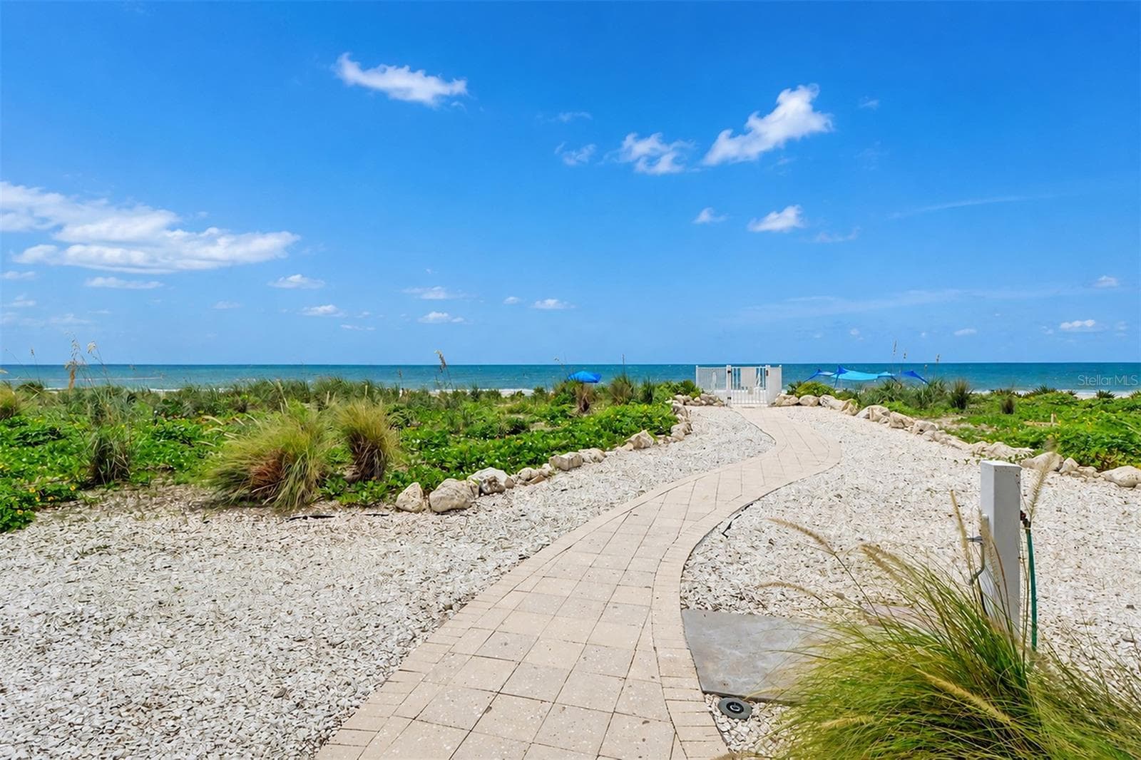 ... Follow the yellow Brick Road.. A Nice little Buffer from the Beach to the Sereno  Property.. - 15208 GULF BLVD #404, MADEIRA BEACH