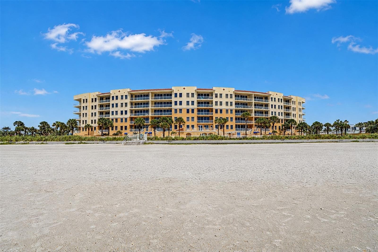 ... Taylor Woodrow - A High End  International Builder Envisioned the Sereno as one of their First Gulf Front Projects  on our Coast. Circa 2004 / 2005 .. With 44 Premium Beachfront Residences - 6 Floors with 2 - 3 and 4 Bedroom Residences ranging from 2344 to 3420 Sq Ft. Spans Over 4 Acres  with 480 feet of Direct Gulf of America Frontage.. Photo taken with a Wide Lens ..Note Other Ext Shots. - 15208 GULF BLVD #404, MADEIRA BEACH