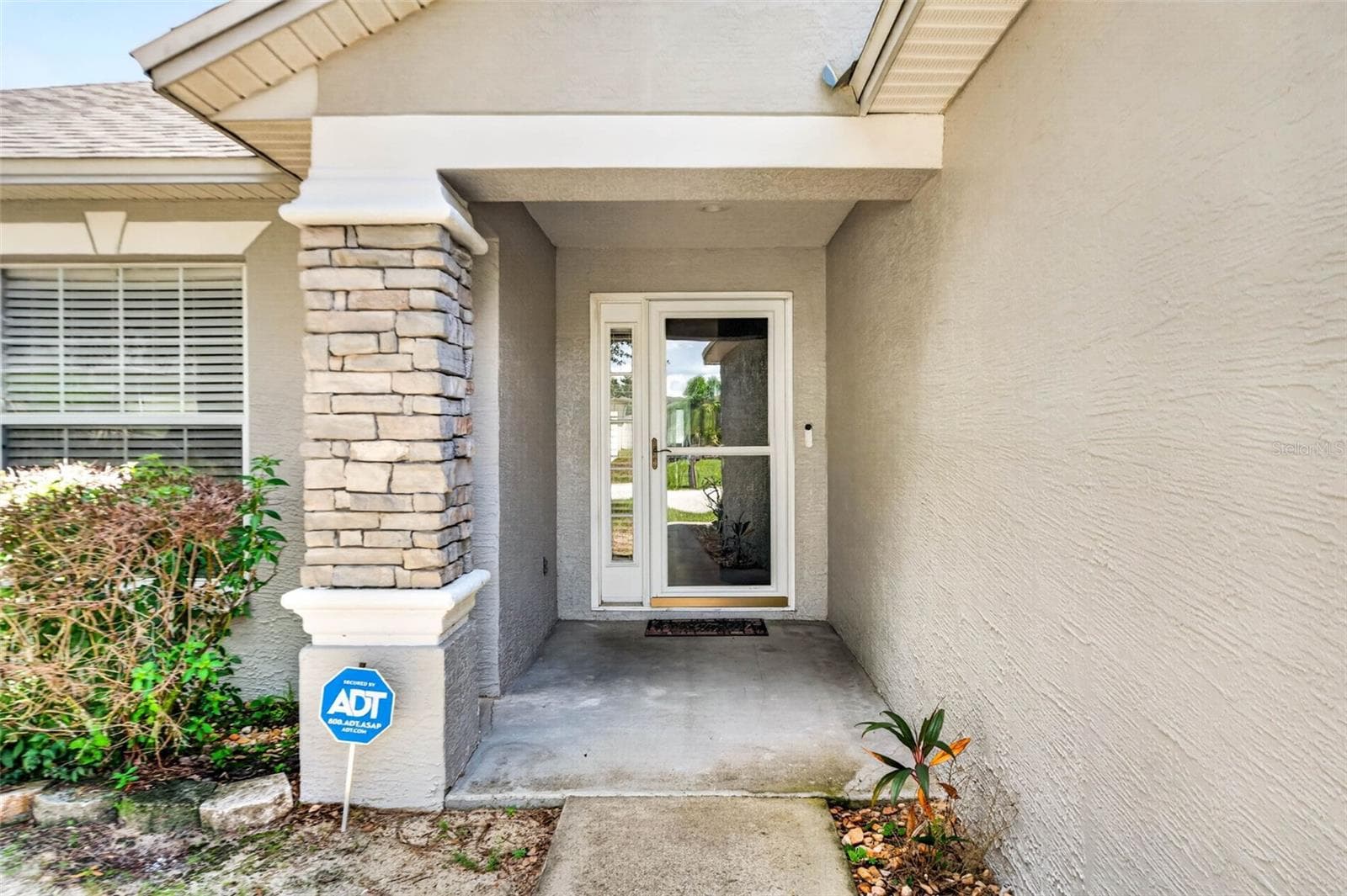 Single Family Residence at 7524 JESSAMINE DR, LAKELAND, photo 2 of 38
