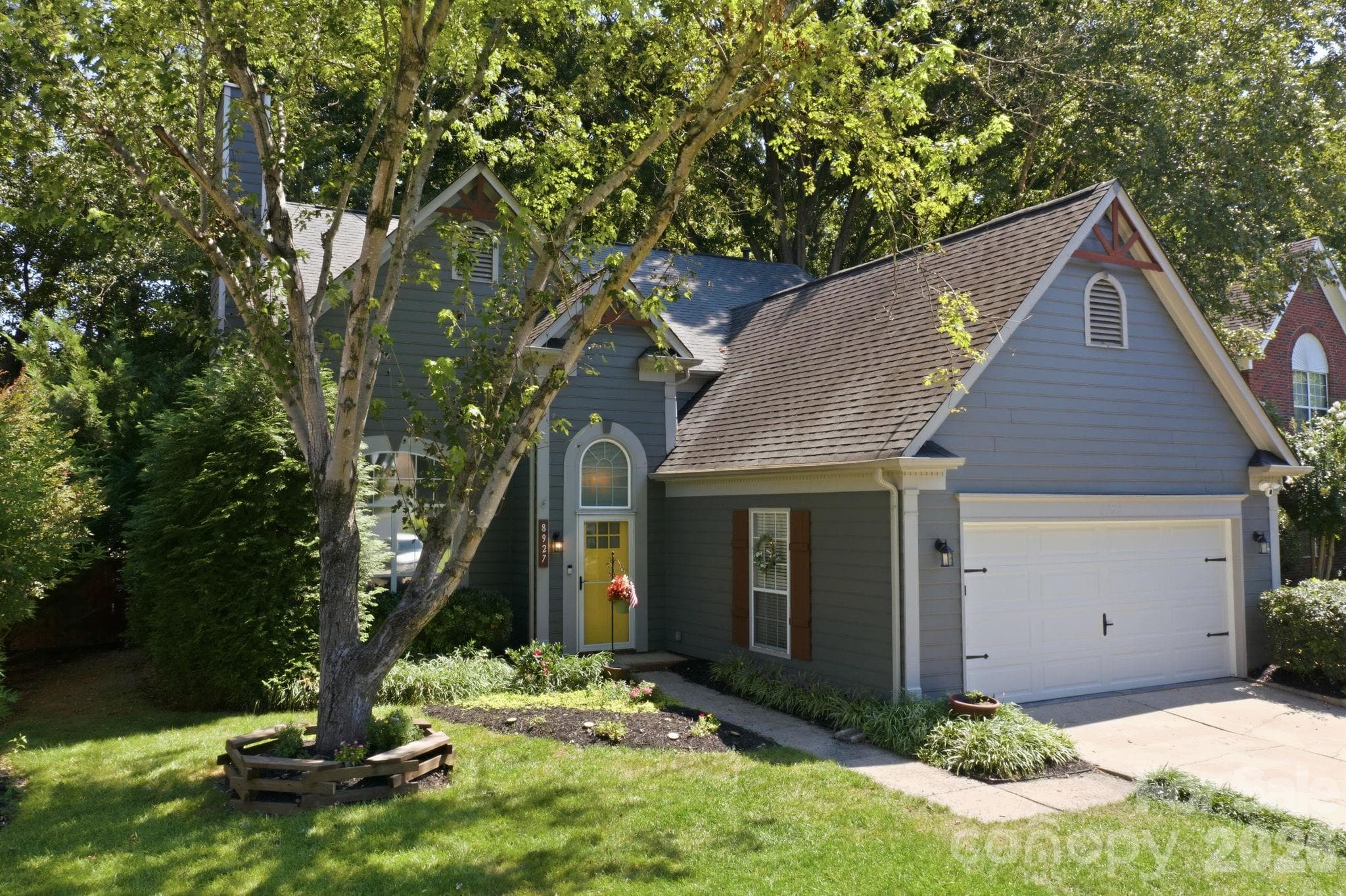 Single Family Residence at 8927 Raven Park Drive, Charlotte, photo 3 of 45