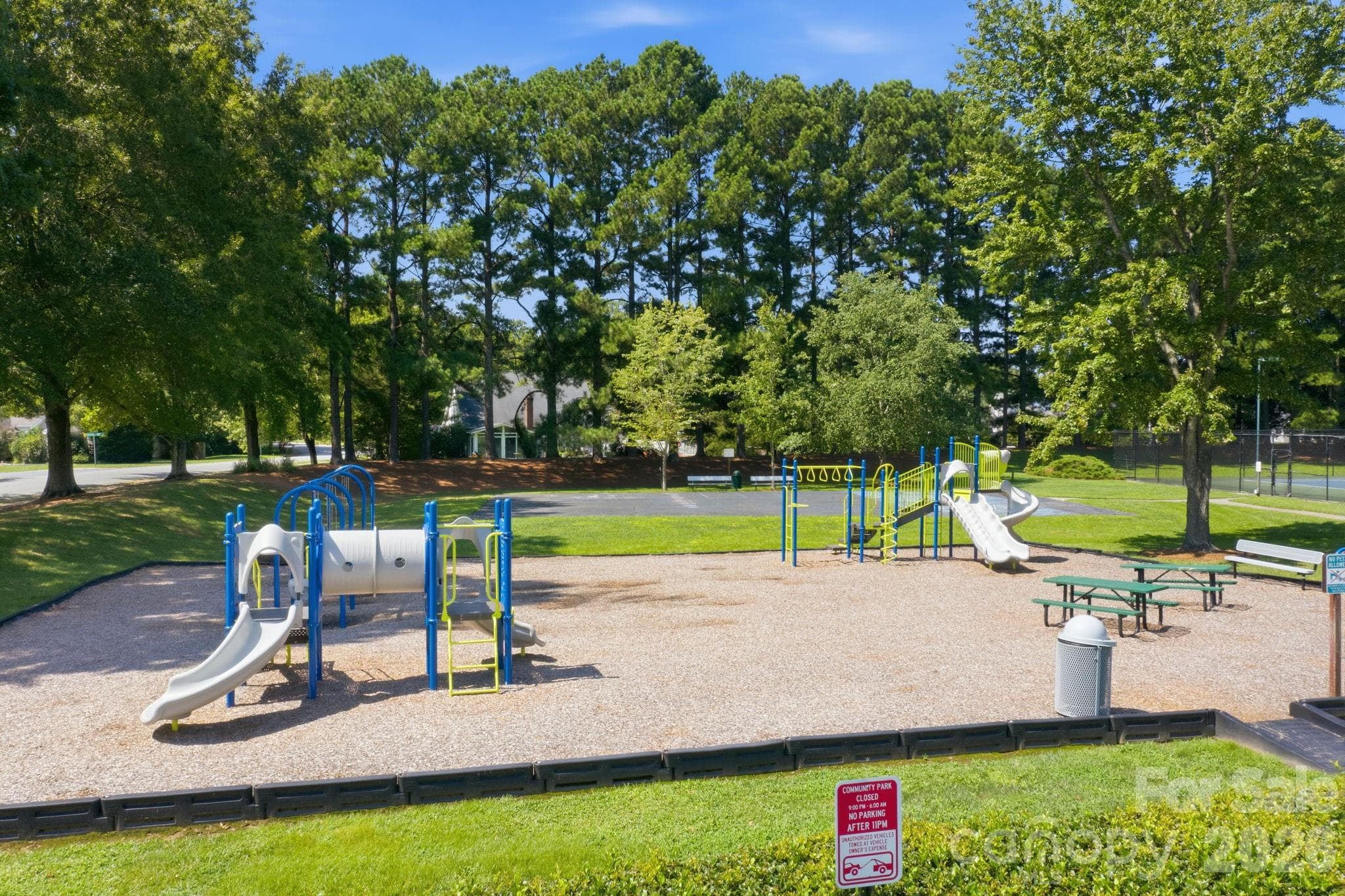 Single Family Residence at 8927 Raven Park Drive, Charlotte, photo 39 of 45