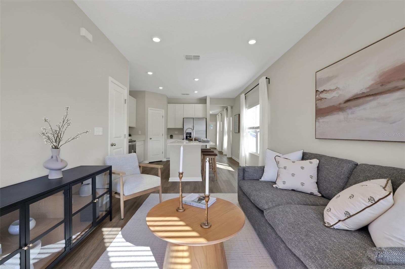 Townhouse at CARY LANDING, JACKSONVILLE, photo 6 of 19