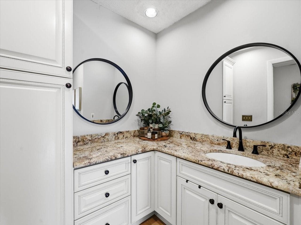 Primary Ensuite Vanity - 1816 LAKE CYPRESS DR #1816, SAFETY HARBOR
