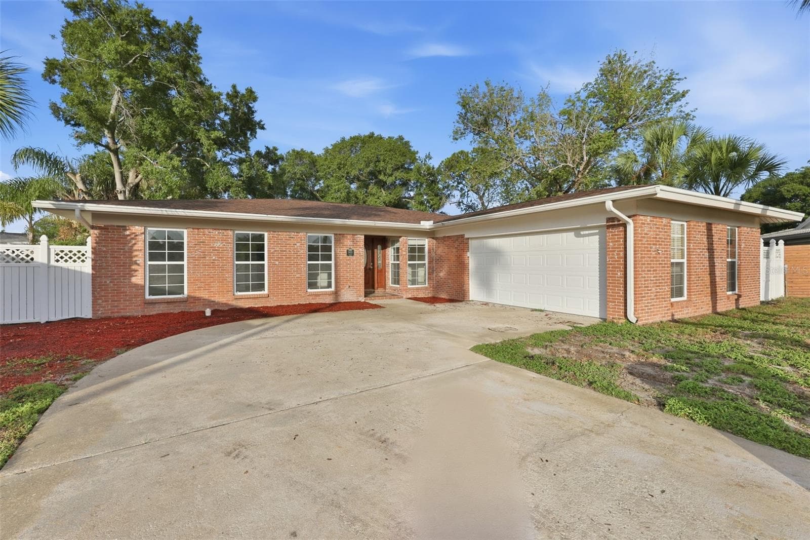 Single Family Residence at 8410 LAVA PL, TAMPA, photo 2 of 55