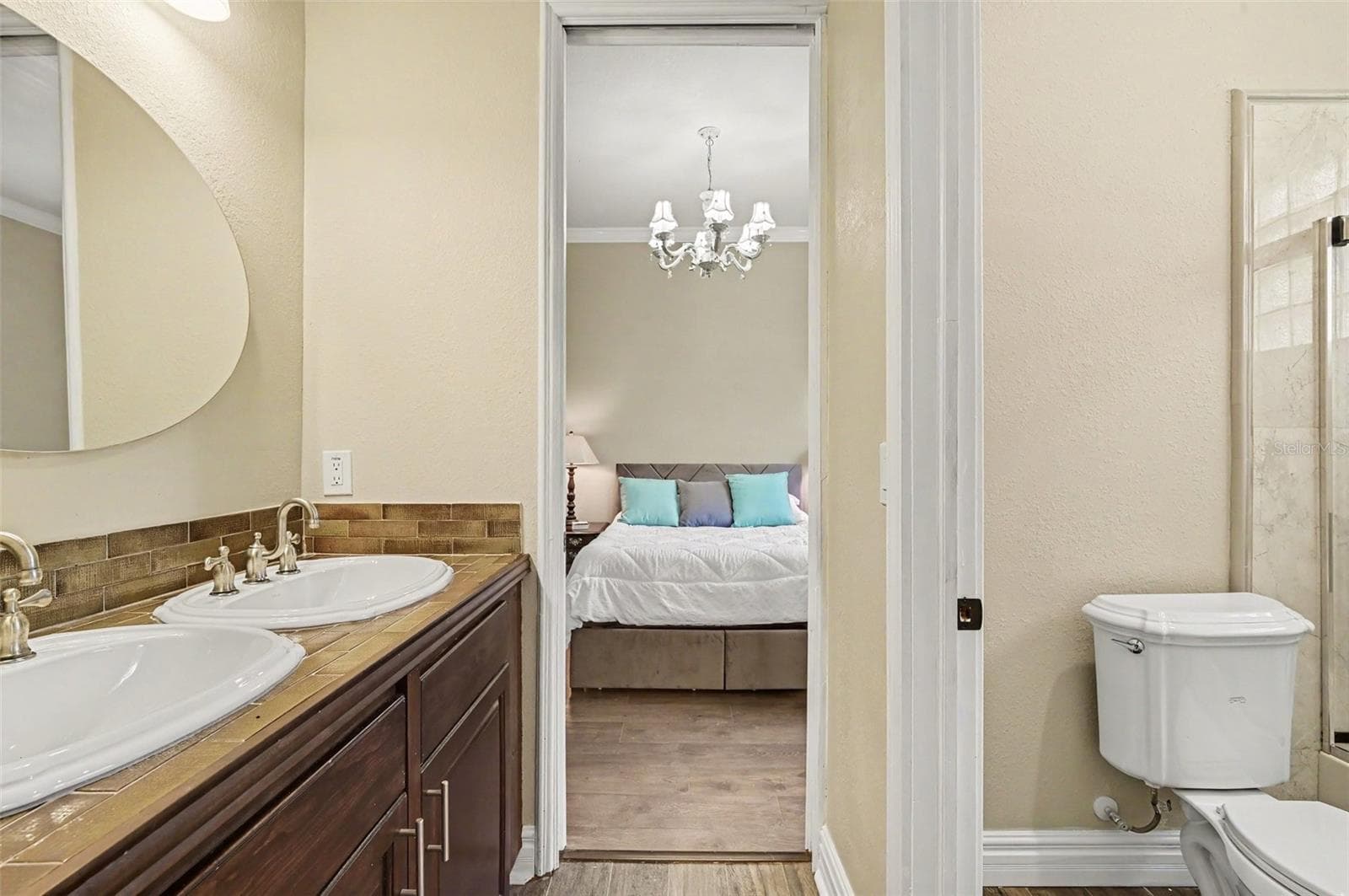 Jack n jill bathroom - 2051 LORENE LN, DELTONA