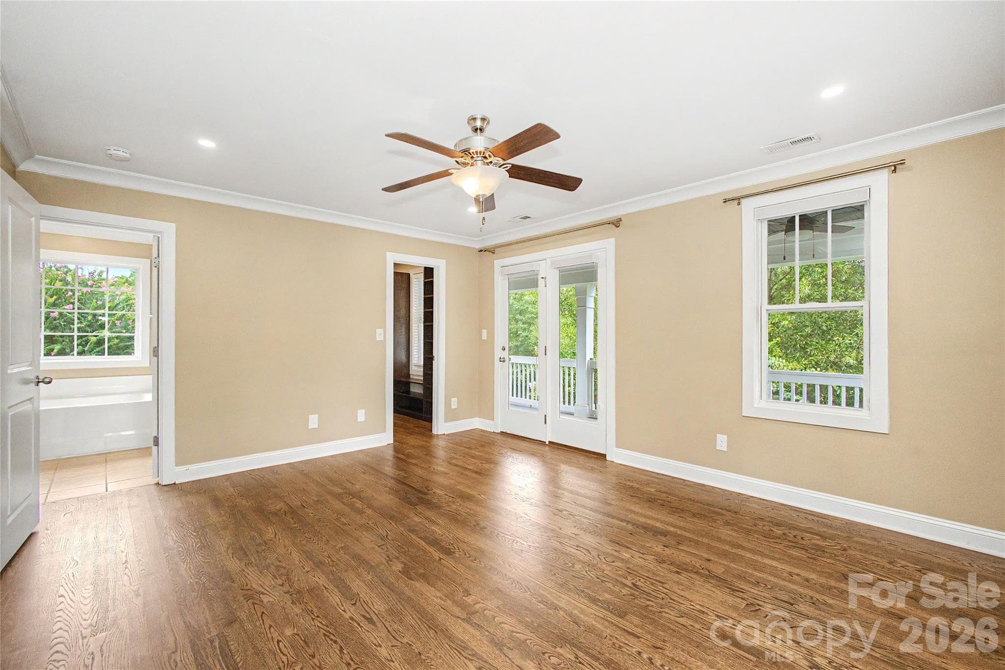 Single Family Residence at 10020 Vanguard Parkway, Huntersville, photo 14 of 31