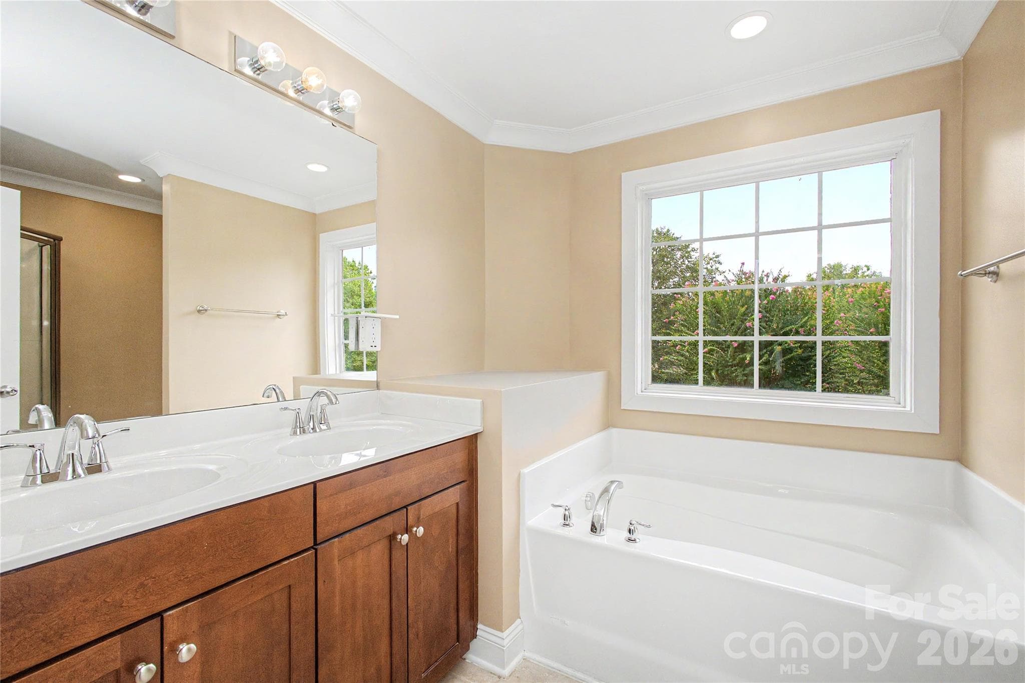 Single Family Residence at 10020 Vanguard Parkway, Huntersville, photo 17 of 31