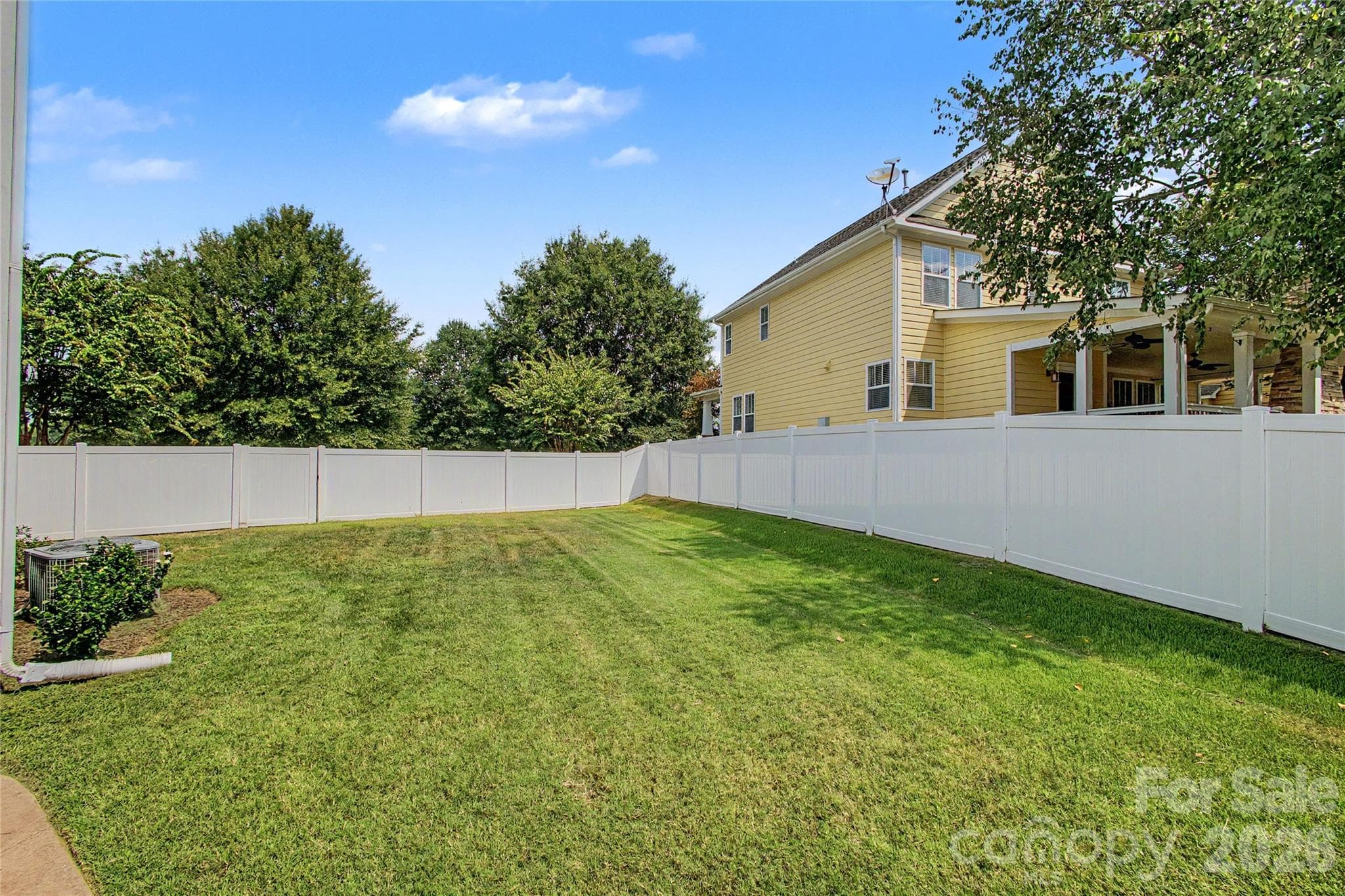 Single Family Residence at 10020 Vanguard Parkway, Huntersville, photo 25 of 31