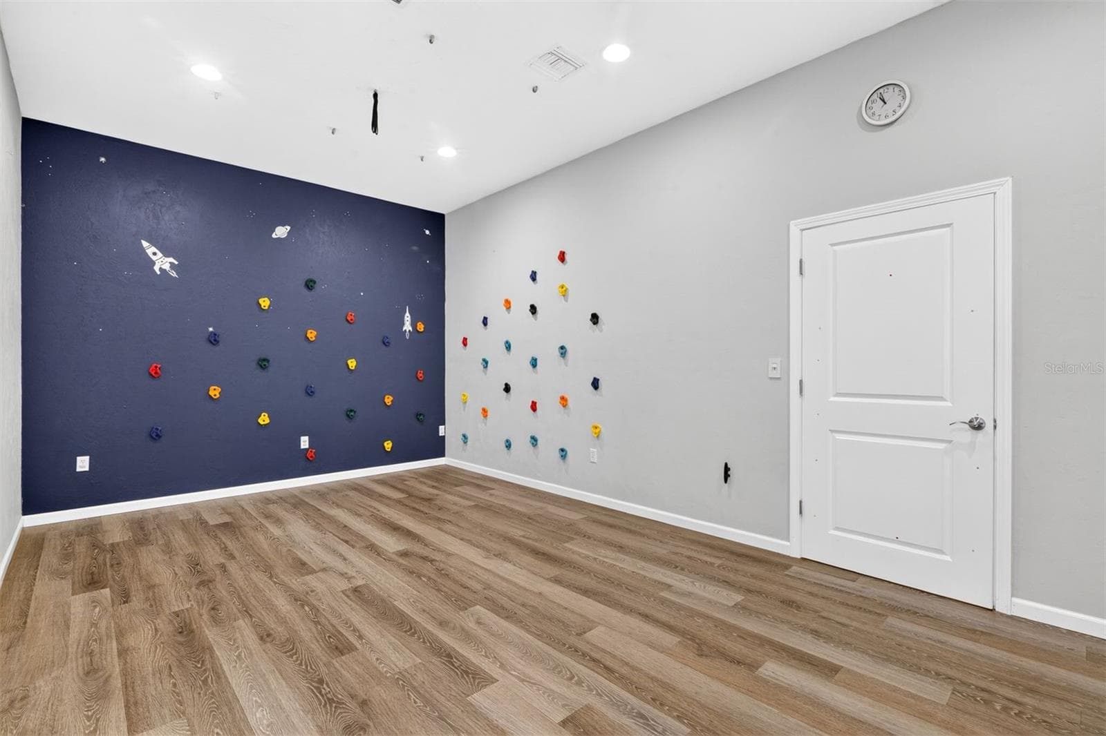Gym off of Office Suite or Movie Theatre, Play room, Flex Space - 11101 NW 12TH PL, GAINESVILLE