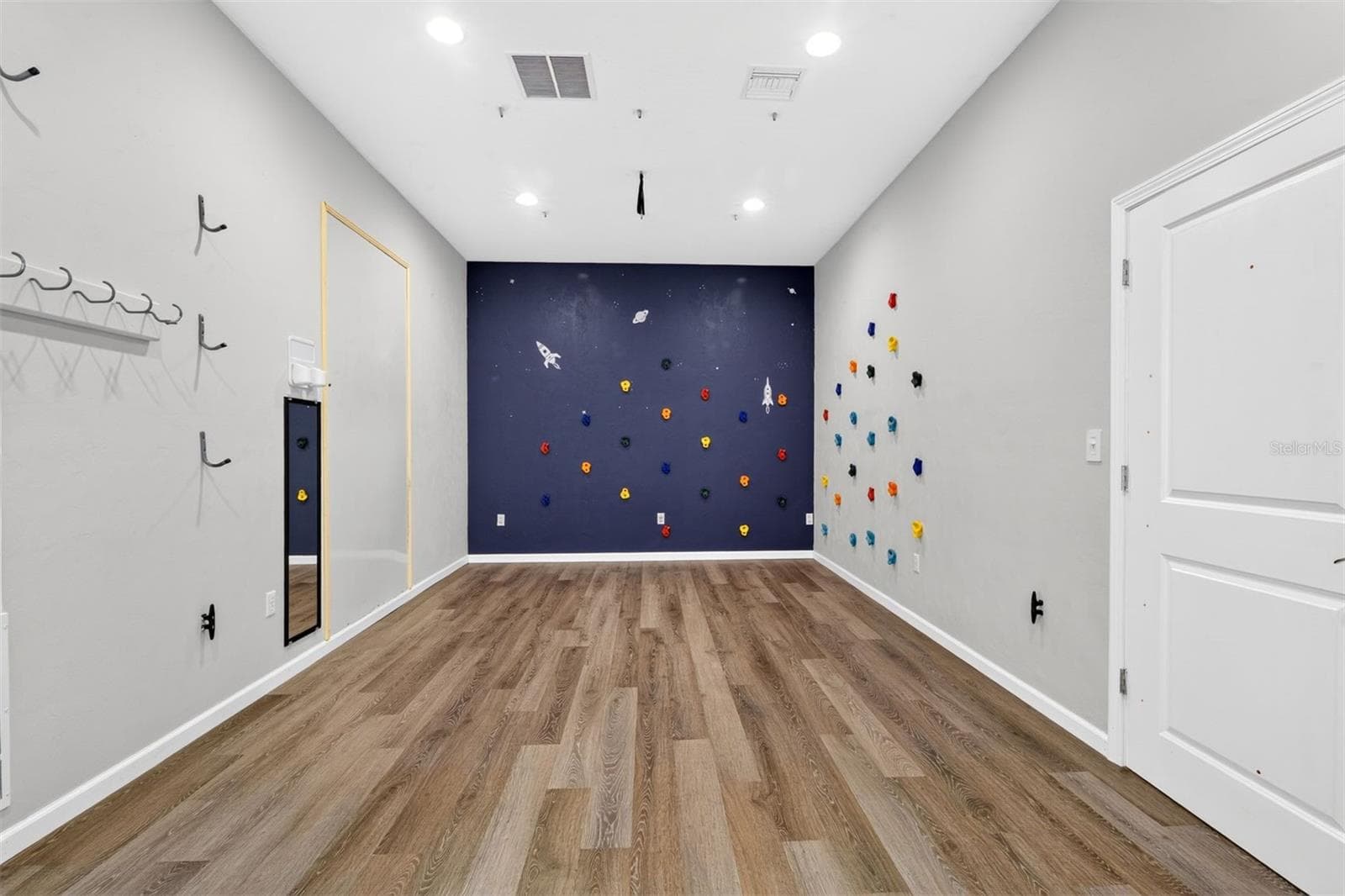 Gym off of Office Suite or Movie Theatre, Play room, Flex Space - 11101 NW 12TH PL, GAINESVILLE