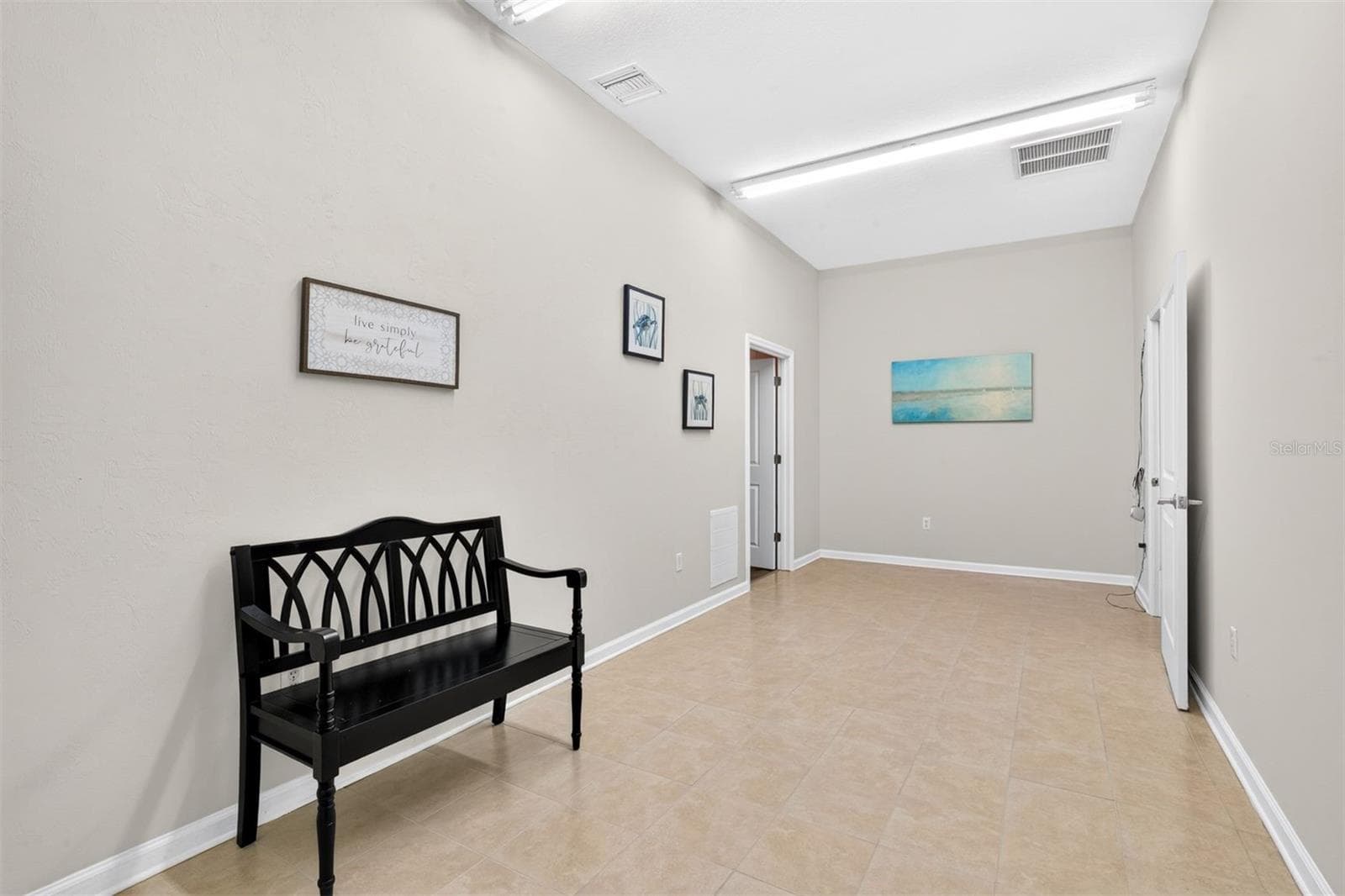 Huge Flex Space for Crafts, Projects, Storage,Drop Zone Entry from Garage - 11101 NW 12TH PL, GAINESVILLE