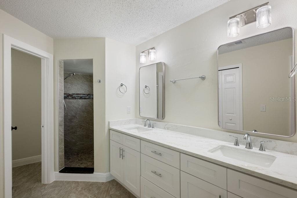 Primary Bathroom - 54 DORSET DR, KISSIMMEE