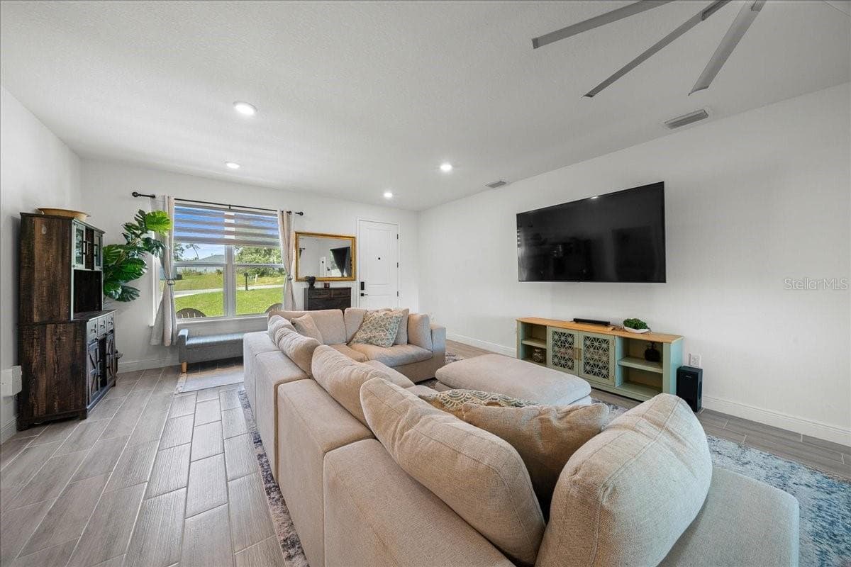 Single Family Residence at 16373 SW 48TH CIR, OCALA, photo 13 of 59