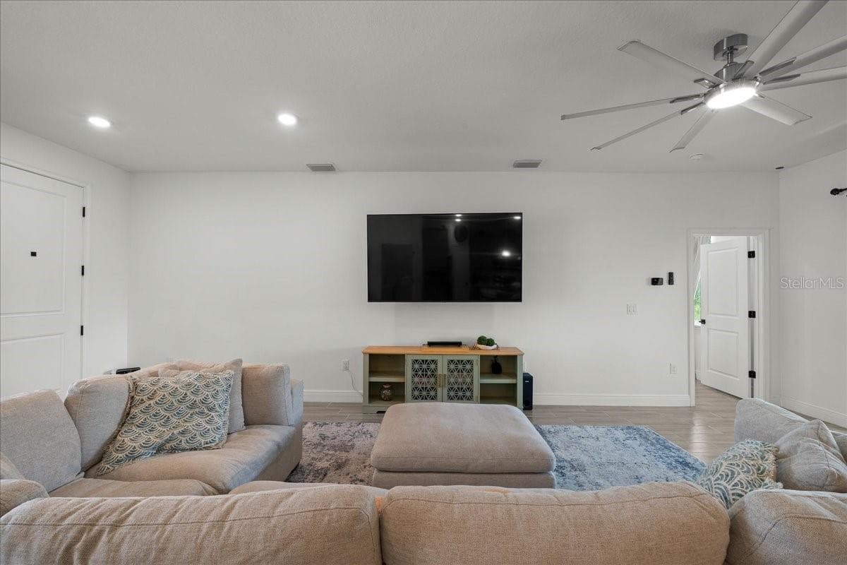 Single Family Residence at 16373 SW 48TH CIR, OCALA, photo 14 of 59
