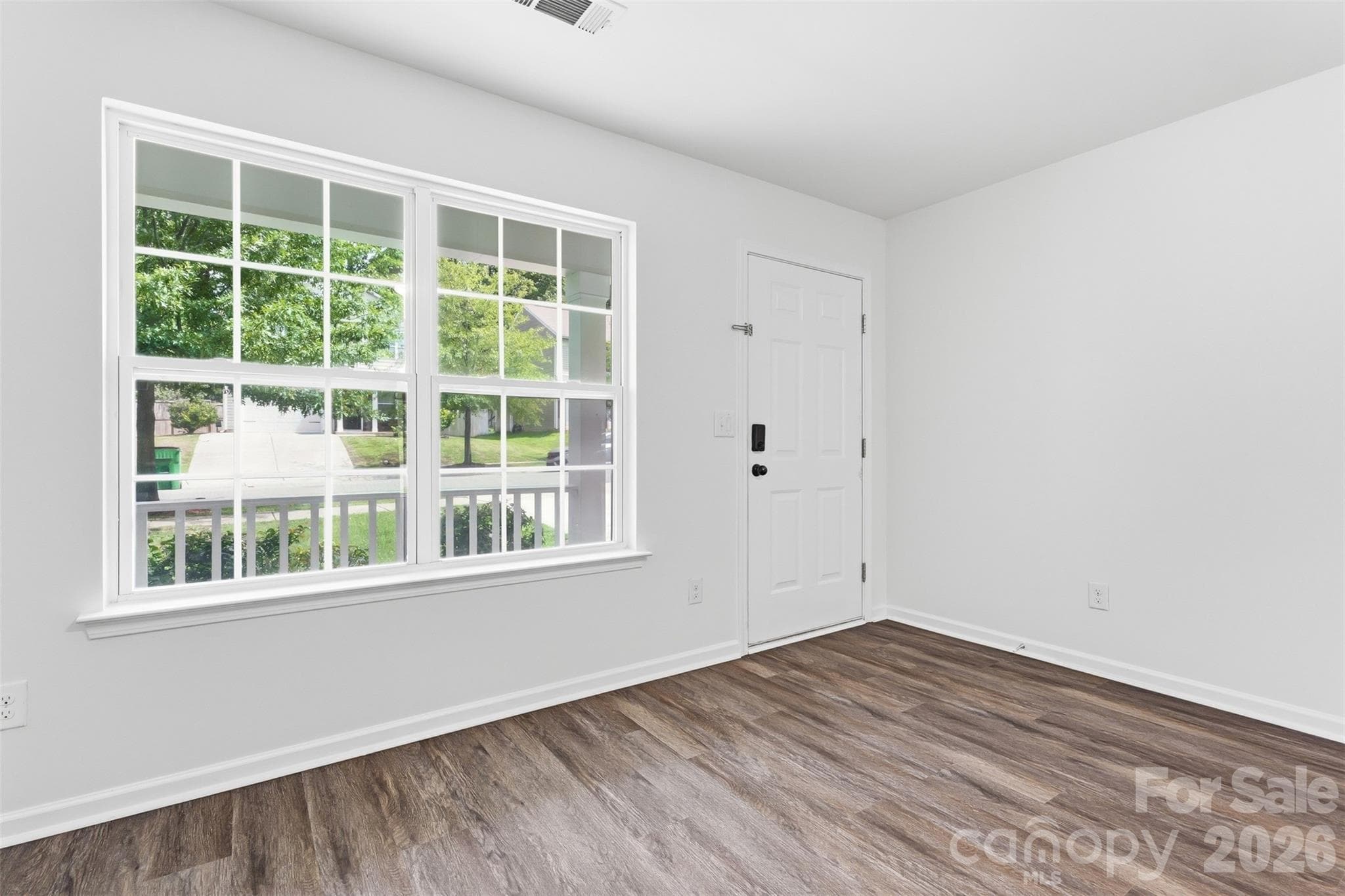 Single Family Residence at 4219 John Dale Lane, Charlotte, photo 4 of 36