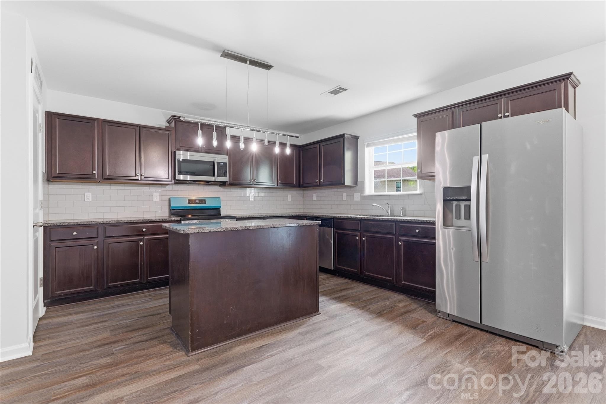 Single Family Residence at 4219 John Dale Lane, Charlotte, photo 9 of 36