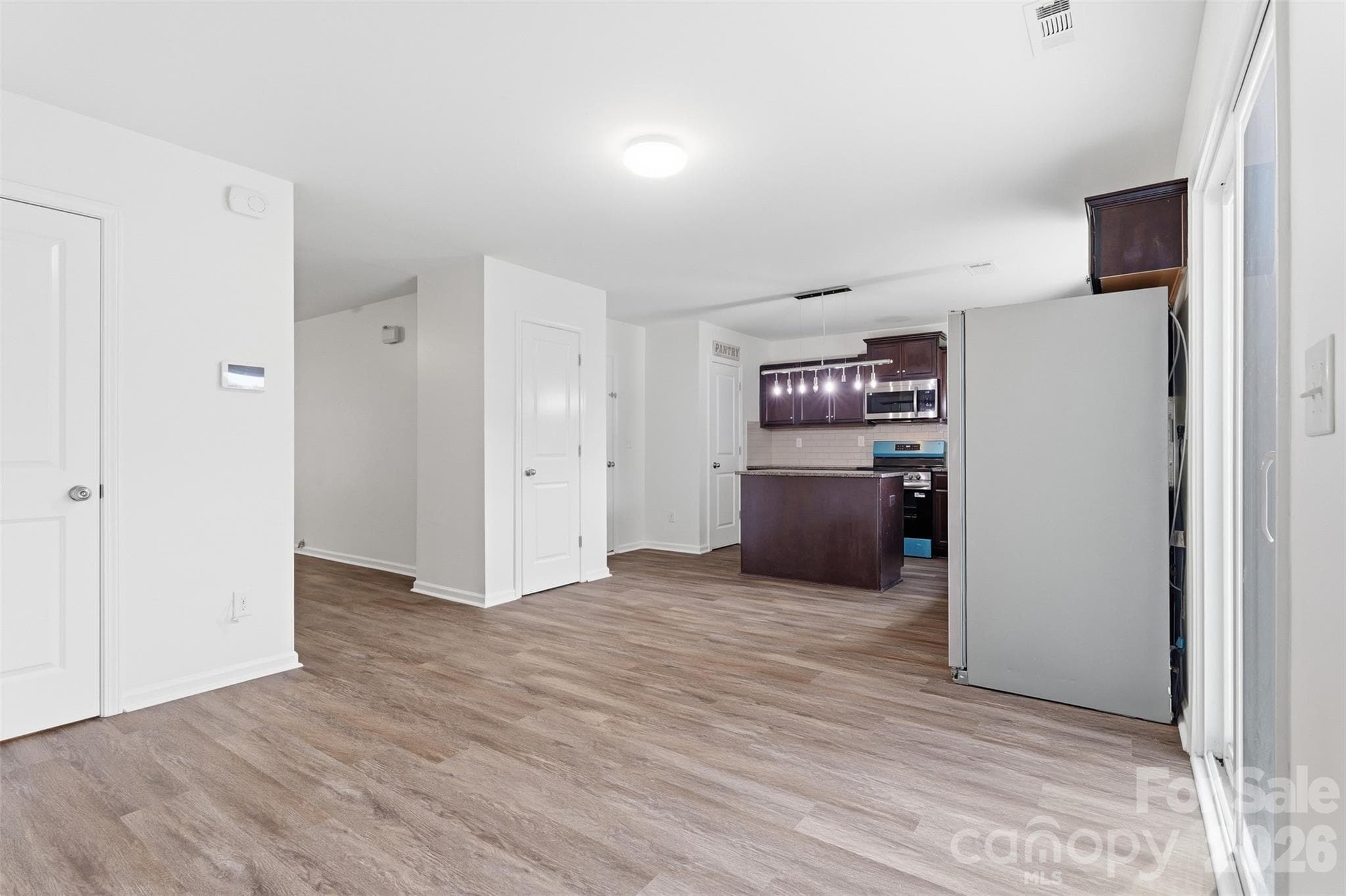 Single Family Residence at 4219 John Dale Lane, Charlotte, photo 10 of 36